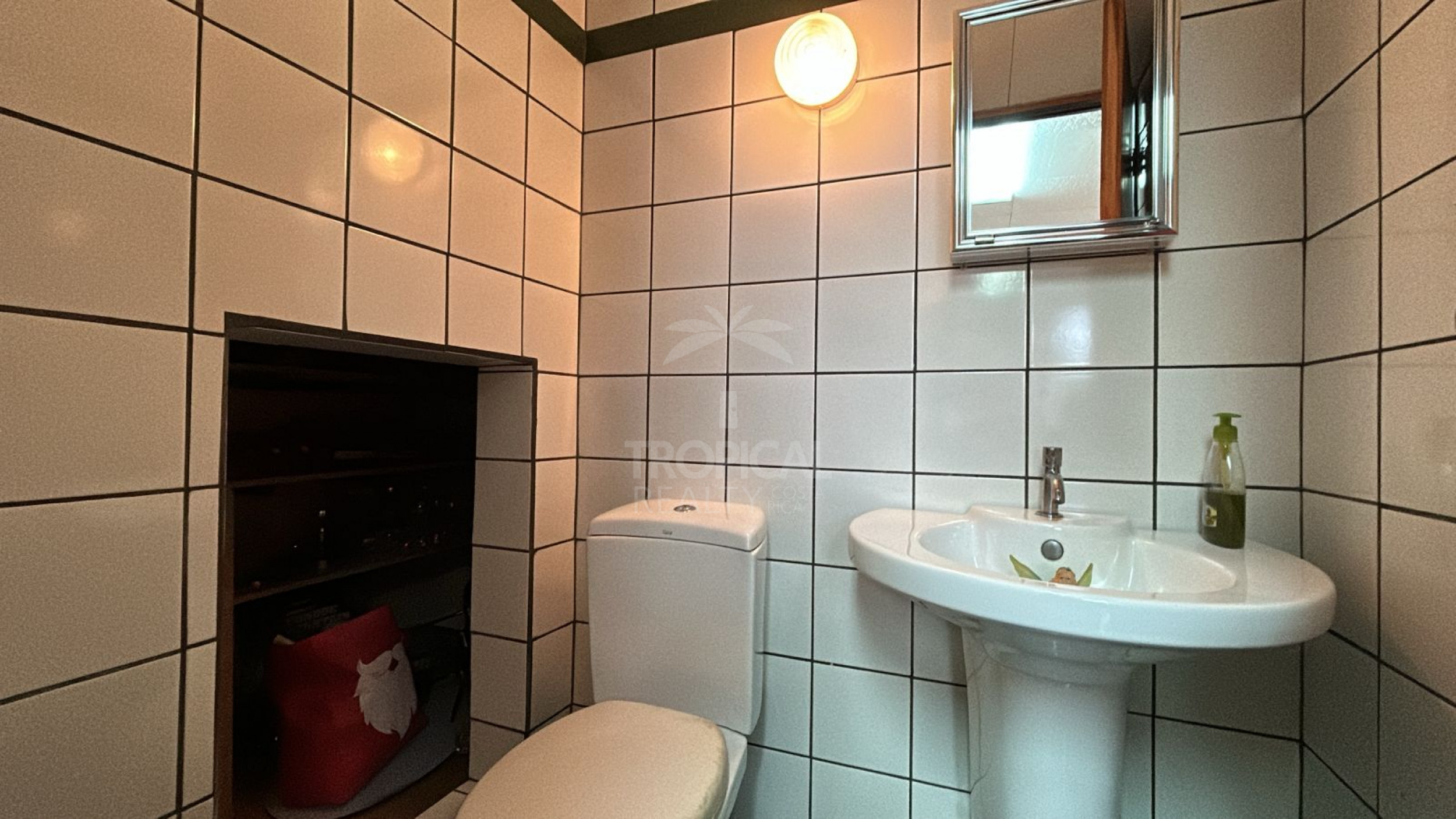 For Sale: House with Mixed Land Use in Granadilla – Large Lot with Development Potential | $819,000