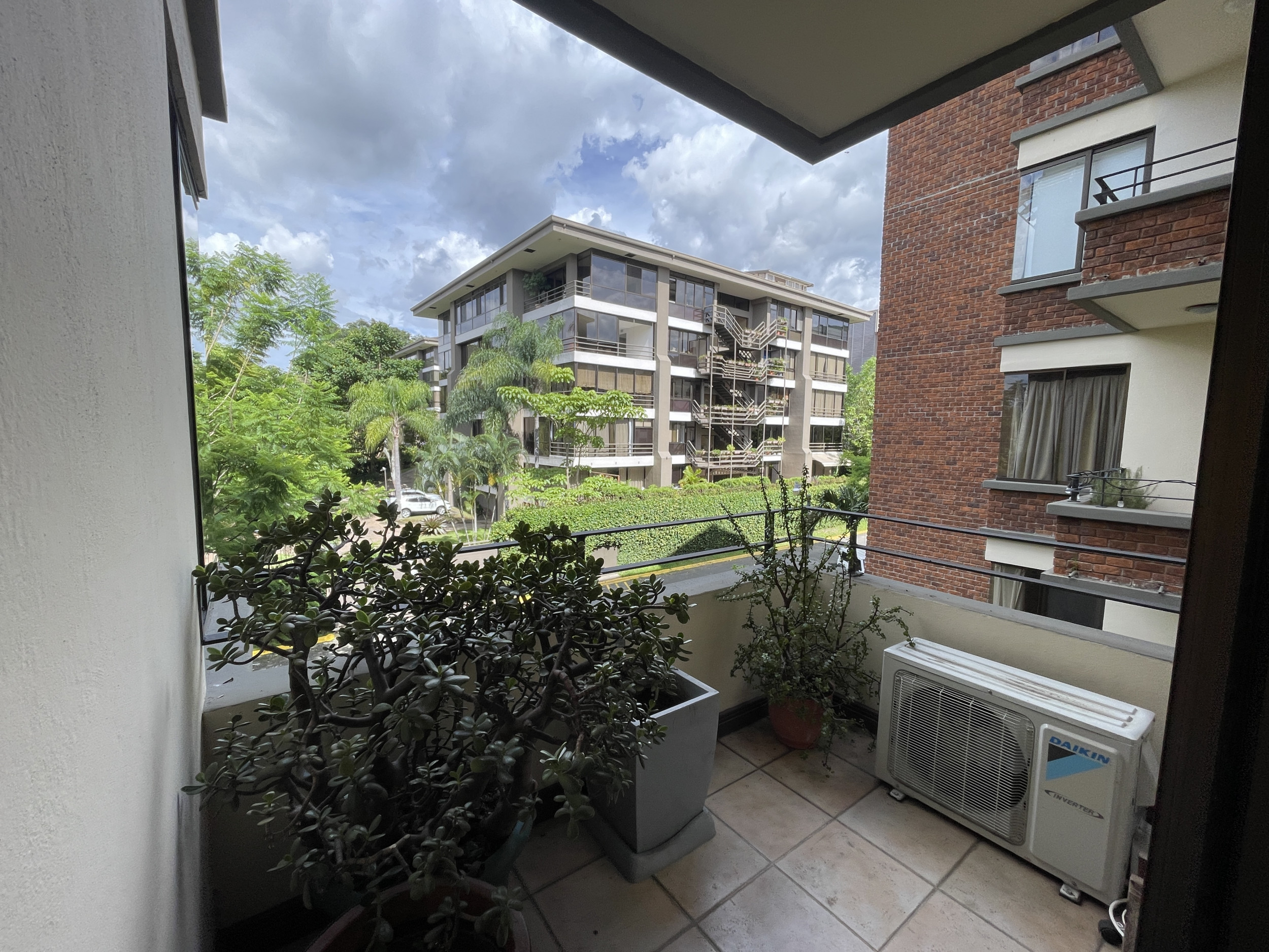 Prime Escazu: Reconfigurable 2BR in Condado del Country SOLD