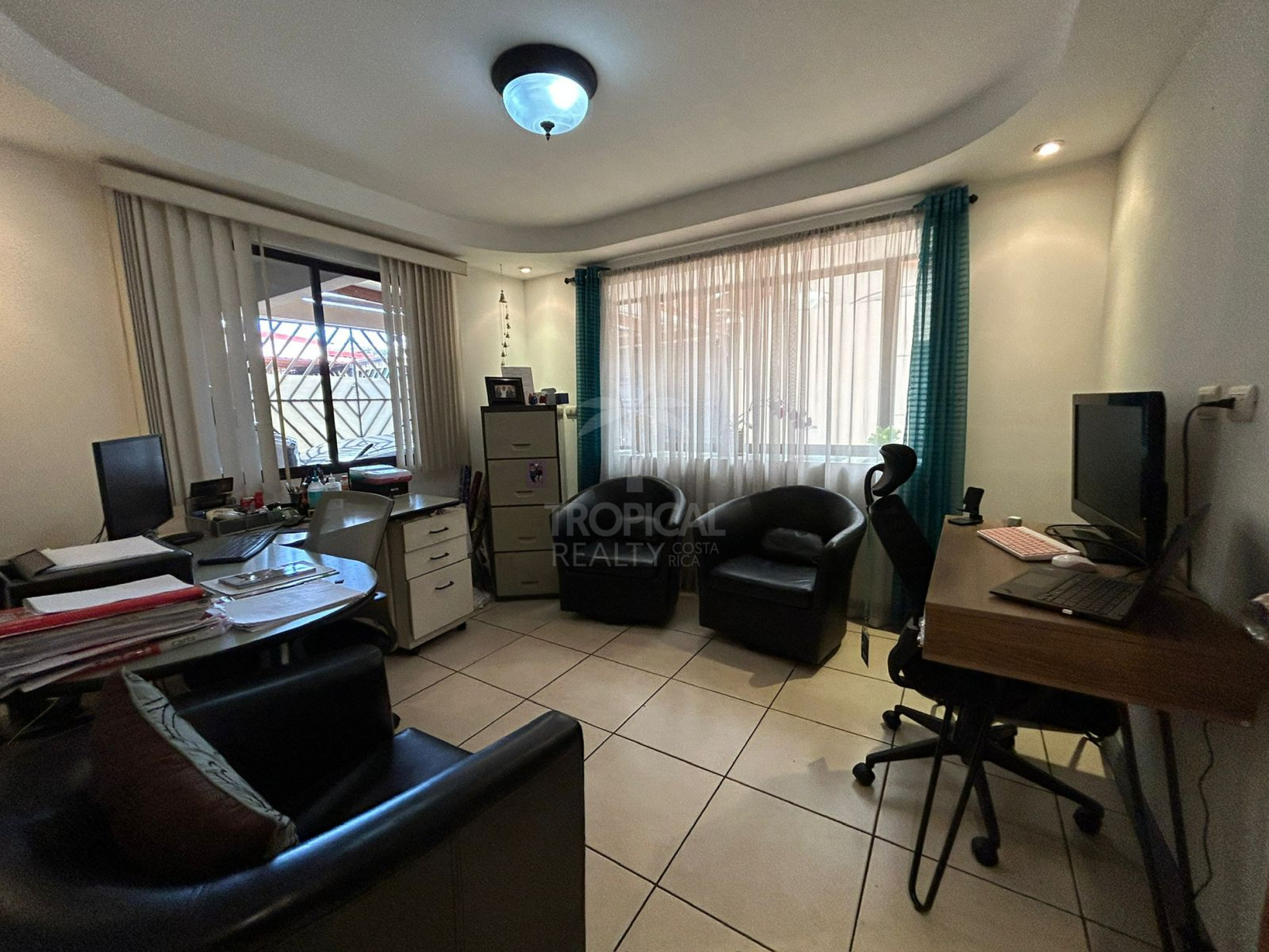 Independent Home for Sale in San Francisco de Dos Ríos – Spacious Layout, Office & Patio