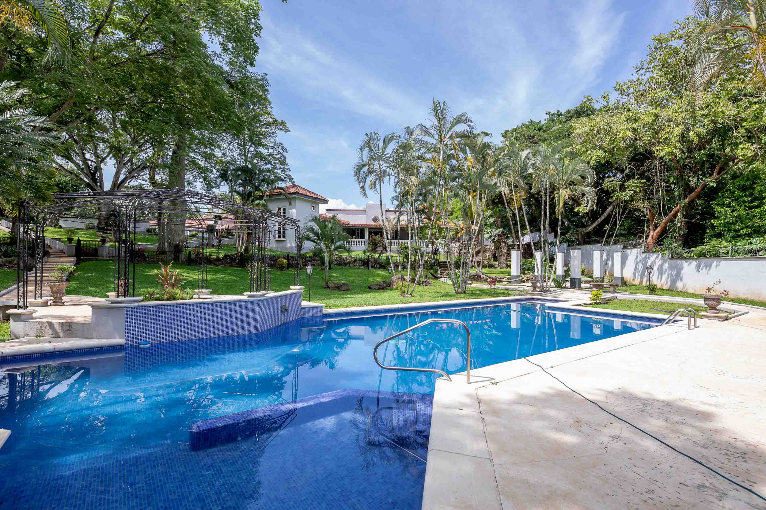 Resort-Style Luxury Villa in Turrucares, Alajuela: Your Dream Home Awaits!