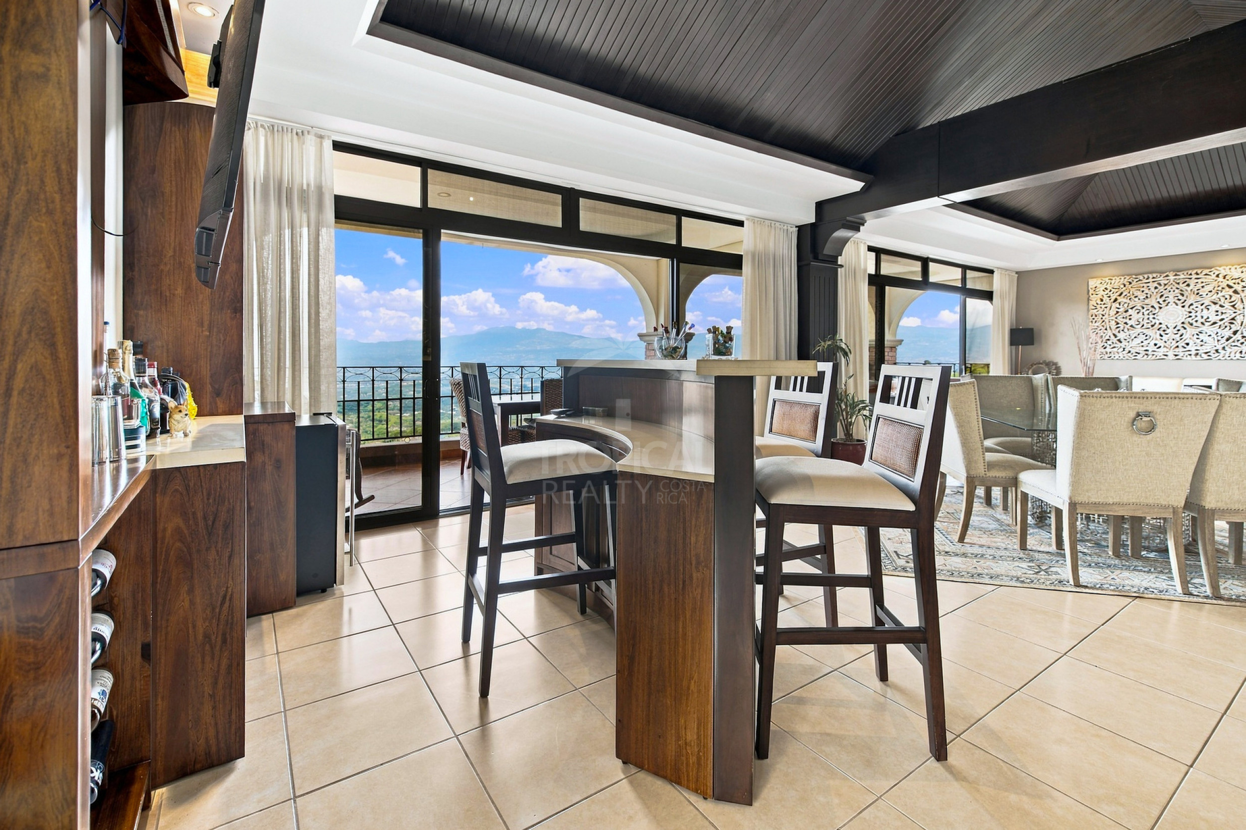 Vivir en las Nubes: Penthouse de 432 m² en Altos de Monasterio
