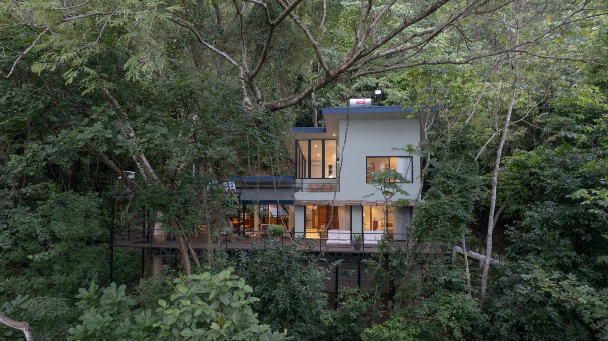 Smart Luxury Treehouse Residence in Playa Órganos Paquera