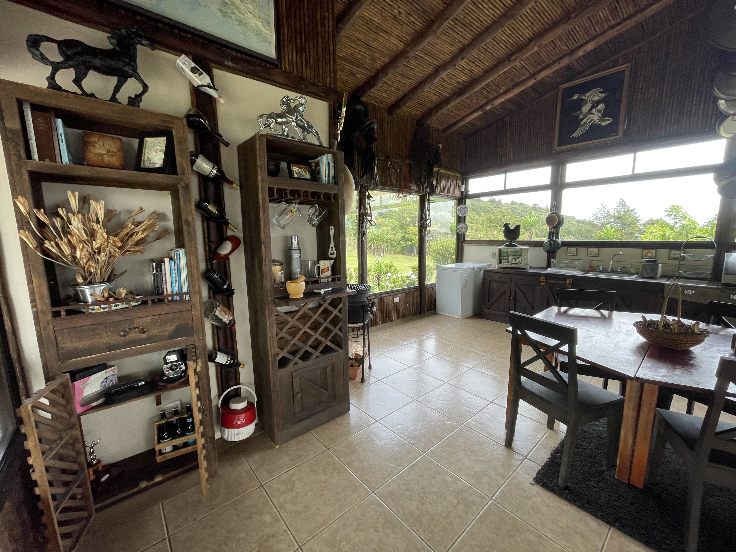 Charming Coffee Retreat Home with Stunning Views and Gourmet Coffee Plantations