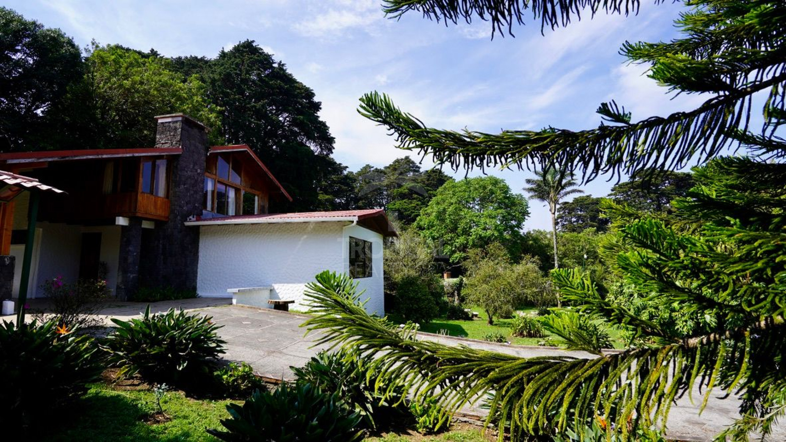 Chalet de Montaña Amueblado en Alquiler en El Tirol, Heredia