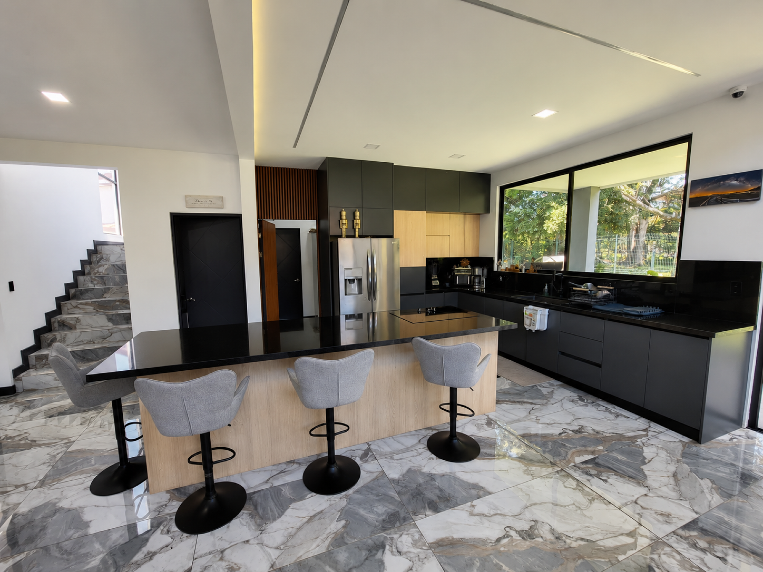 Luxury Home with Independent Apartment in Hacienda Los Reyes | Space, Privacy & Exceptional Value