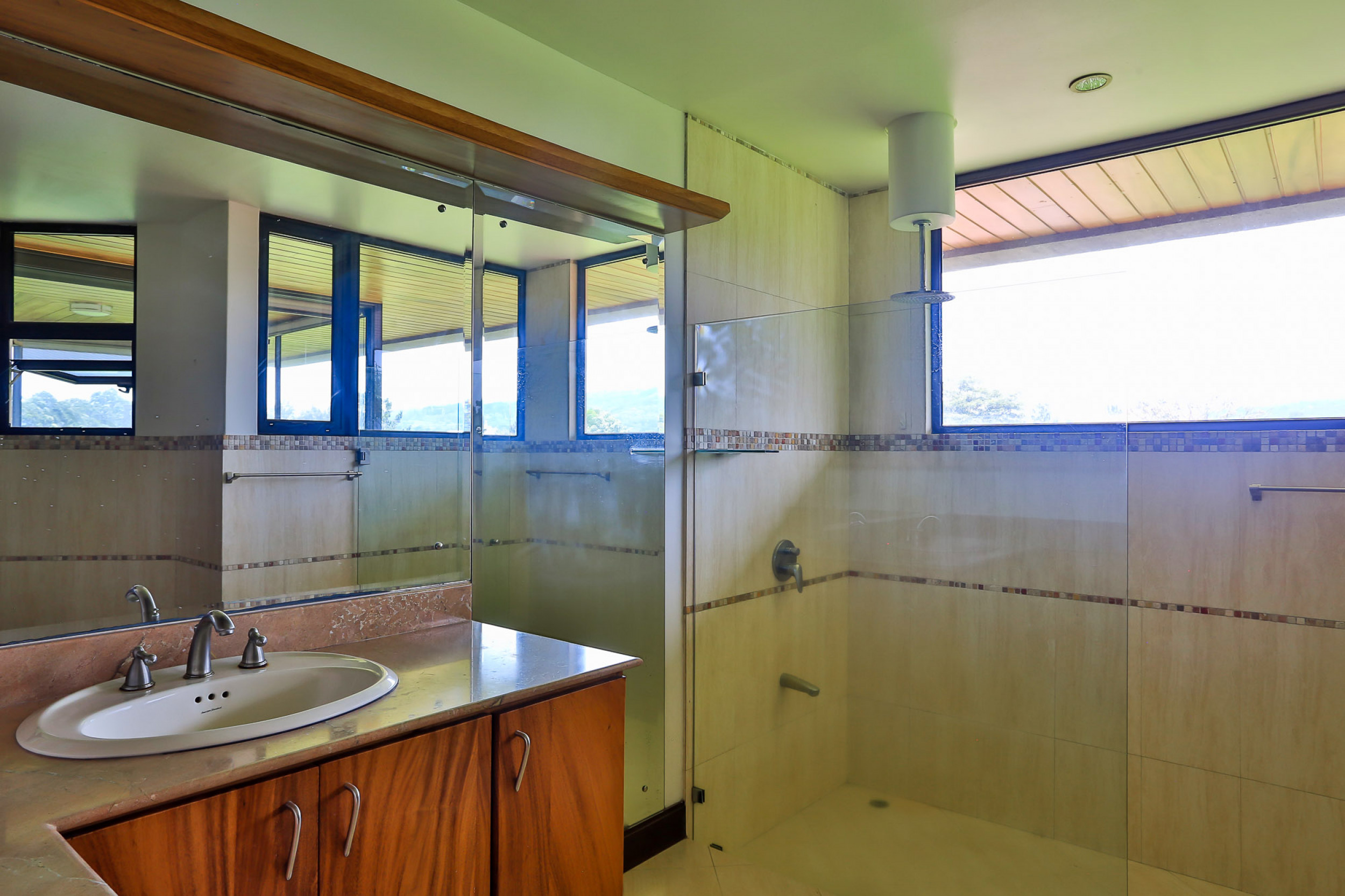 For Sale: Stunning Luxury Home in Monteran, Granadilla – Premier Location and Exclusive Privacy