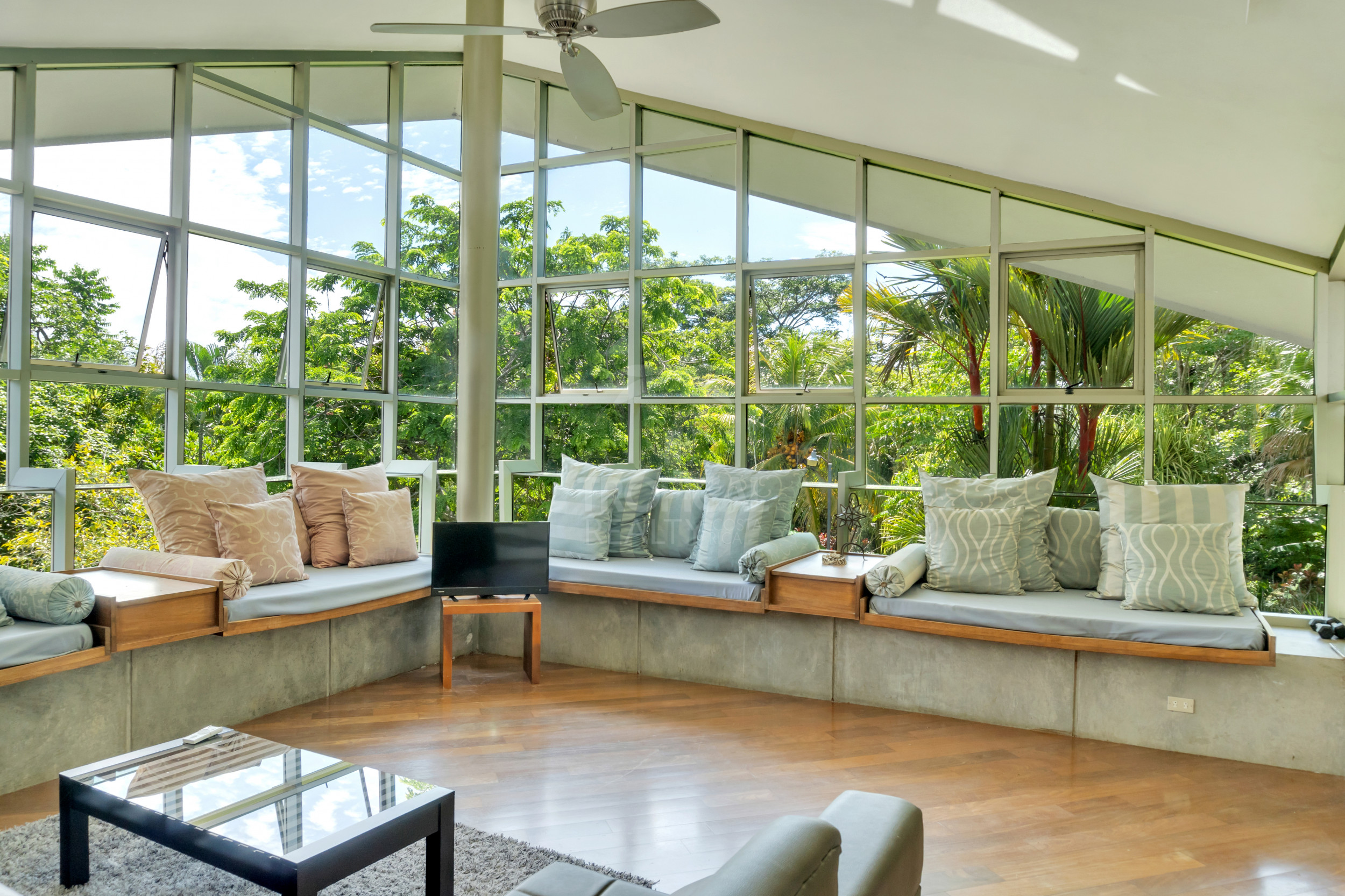 Modern Jungle Villa in Las Delicias – Santa Teresa