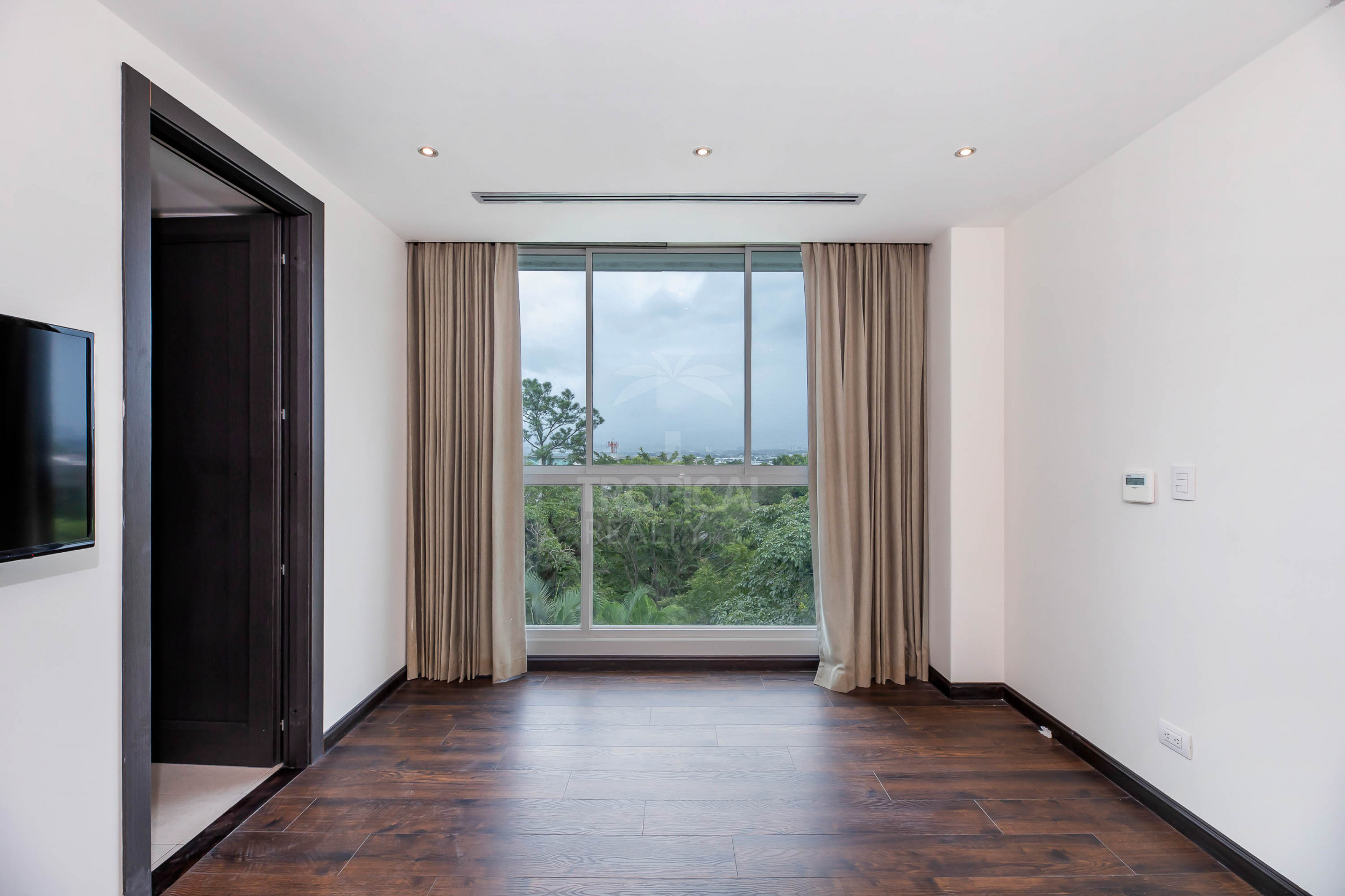 Panoramic 3-Bed Luxury Condo for Sale in Jaboncillos, Escazú | Walk to La Paco