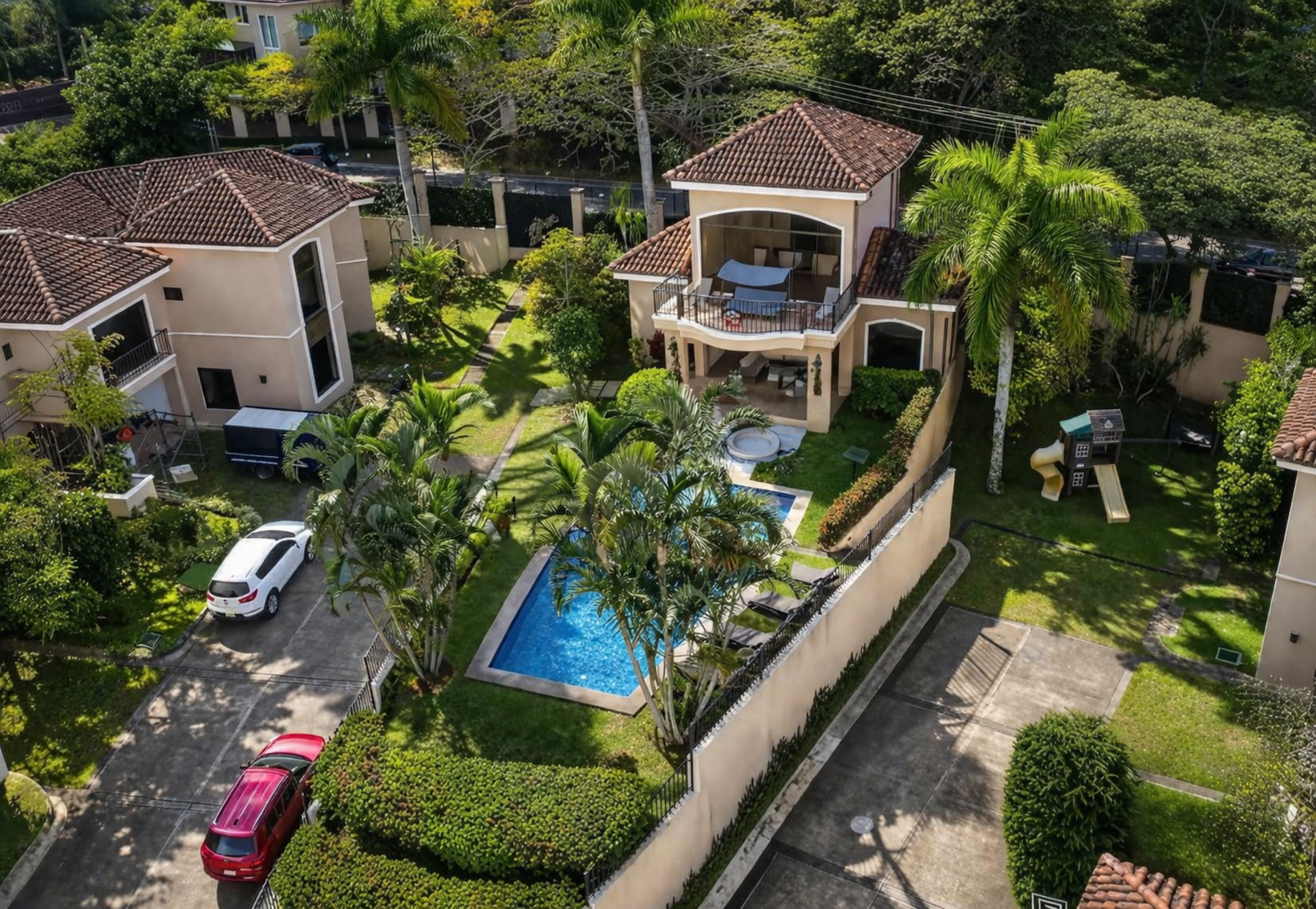 Luxury Home for Sale in Los Pinos Gated Community, Jaboncillos – Escazú | Panoramic Views & 24/7 Security