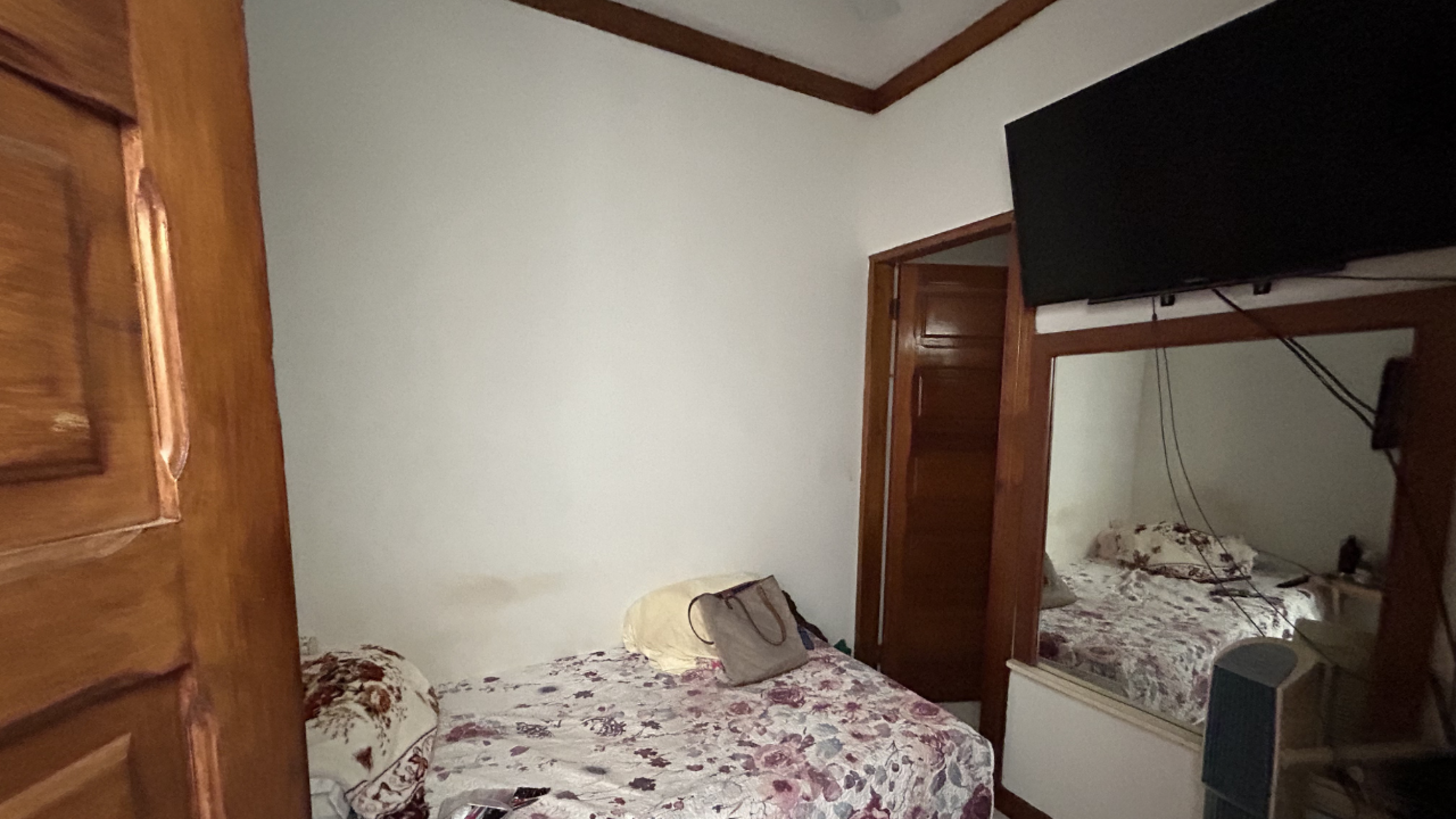 Home for Sale in Rohrmoser, Pavas – Spacious Layout & Private Terrace