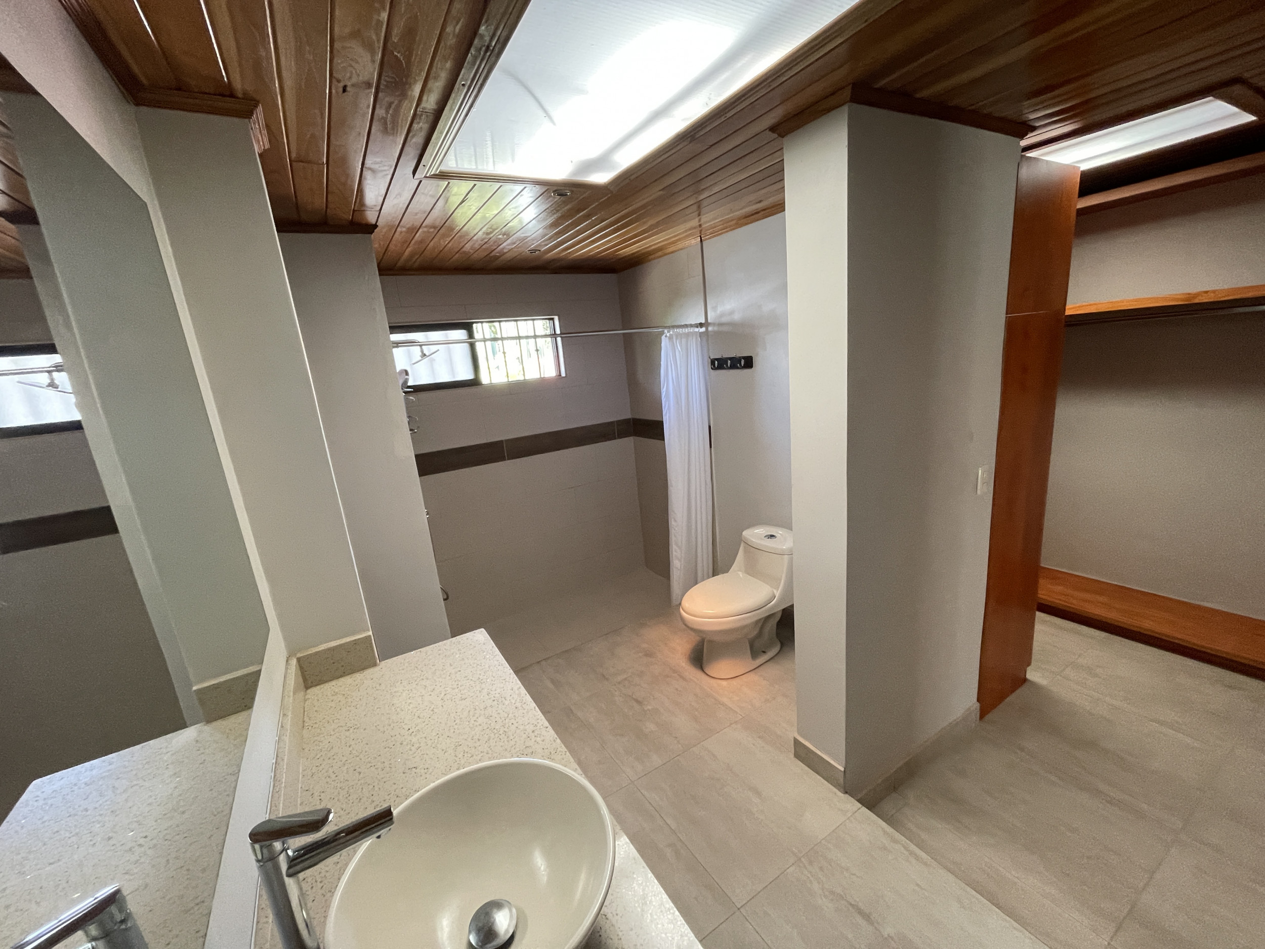Detached House in Escazú, Trejos Montealegre: For Sale or Rent