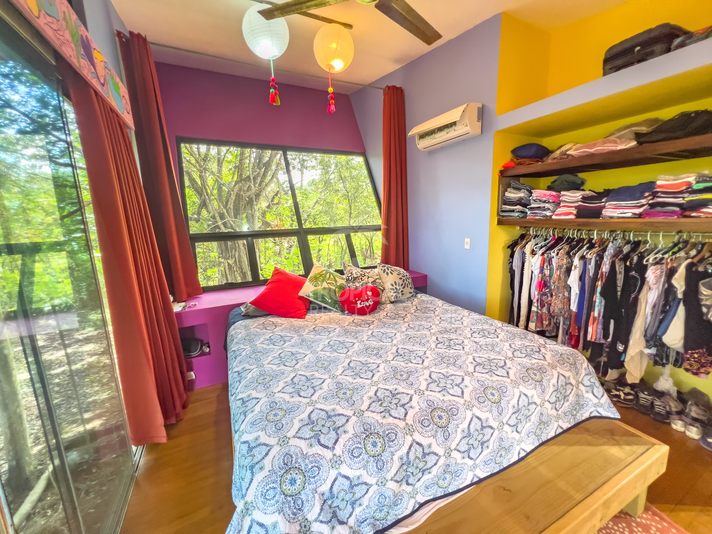 Dream Home Minutes from Pristine Beaches and Community Amenities