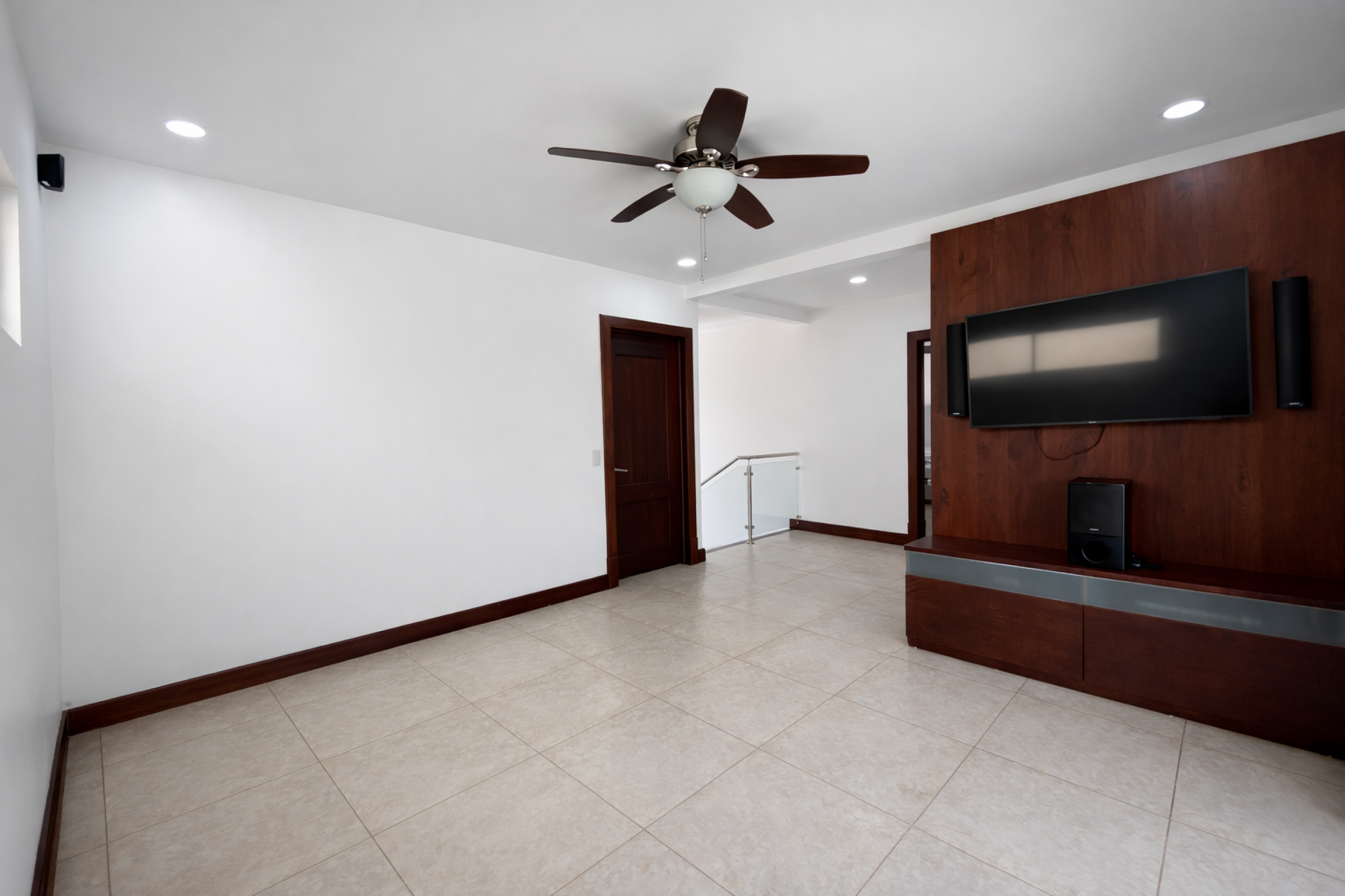 Modern Two-Story Home for Rent in La Rambla – Panasonic Area, Alajuela
