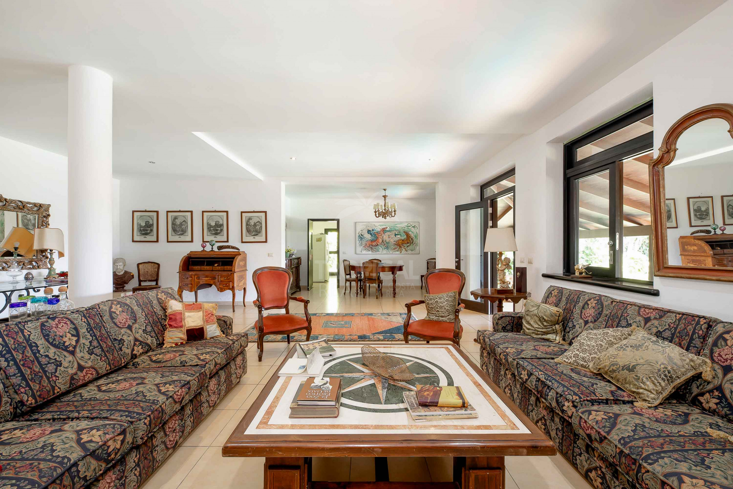 Elegant Italian-Style Villa with Mountain Views – Near Santa Ana, Costa Rica