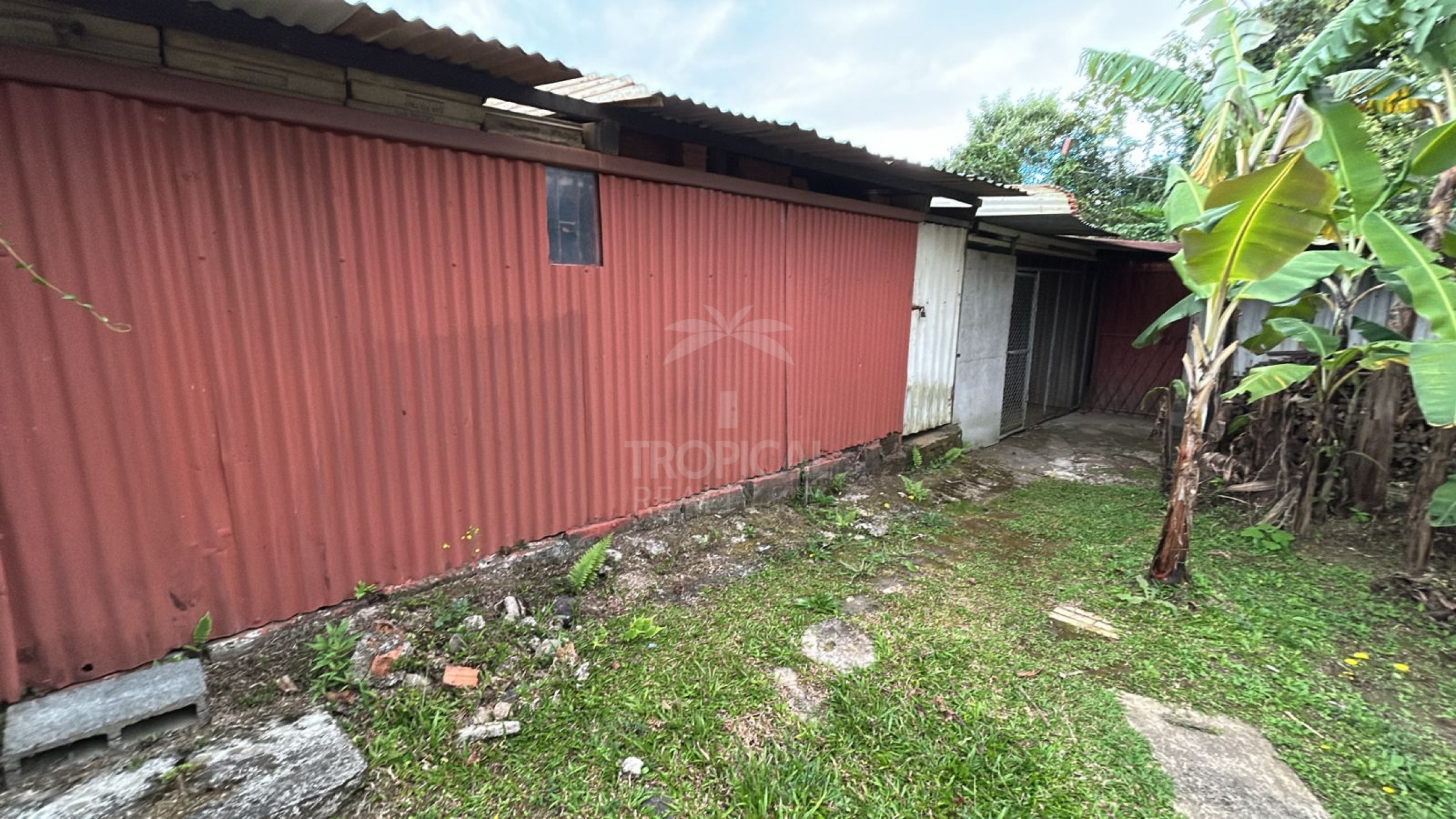 For Sale: House with Mixed Land Use in Granadilla – Large Lot with Development Potential | $819,000