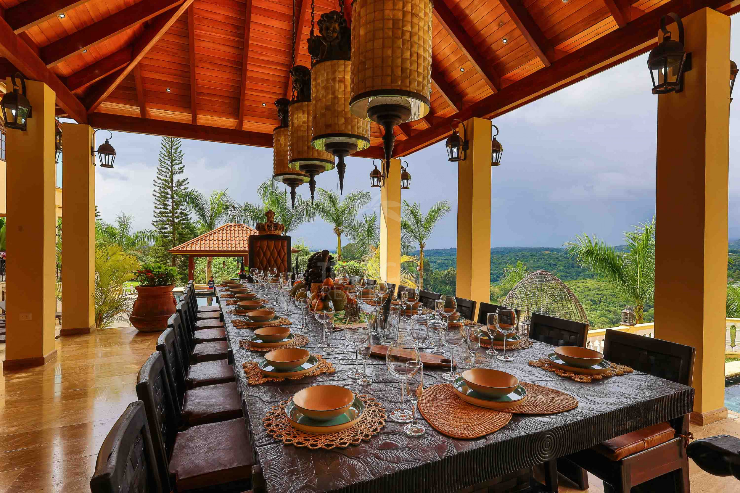 Grand Luxury Estate – Rancho Villa Verde