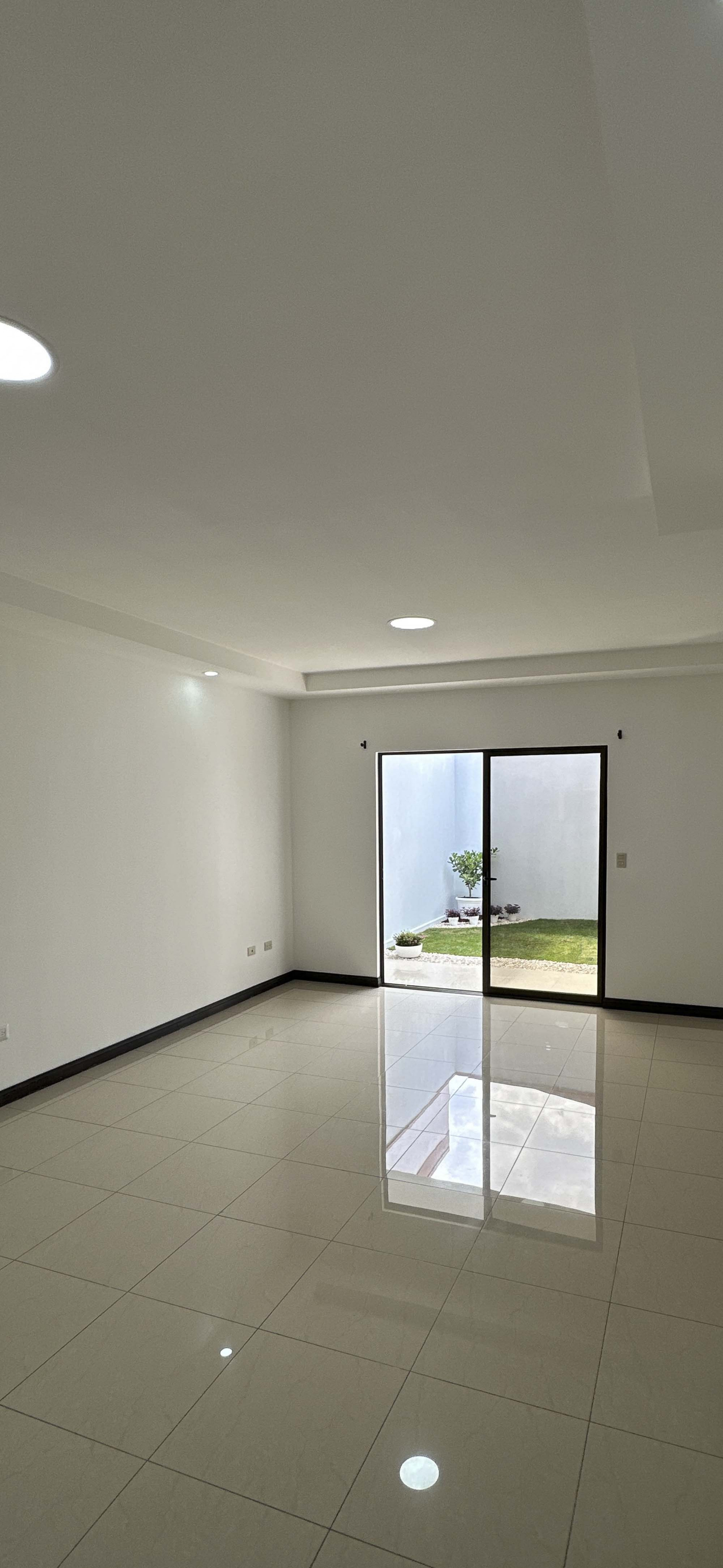 Modern 2-Bedroom Condo in Monte Blanco, Heredia