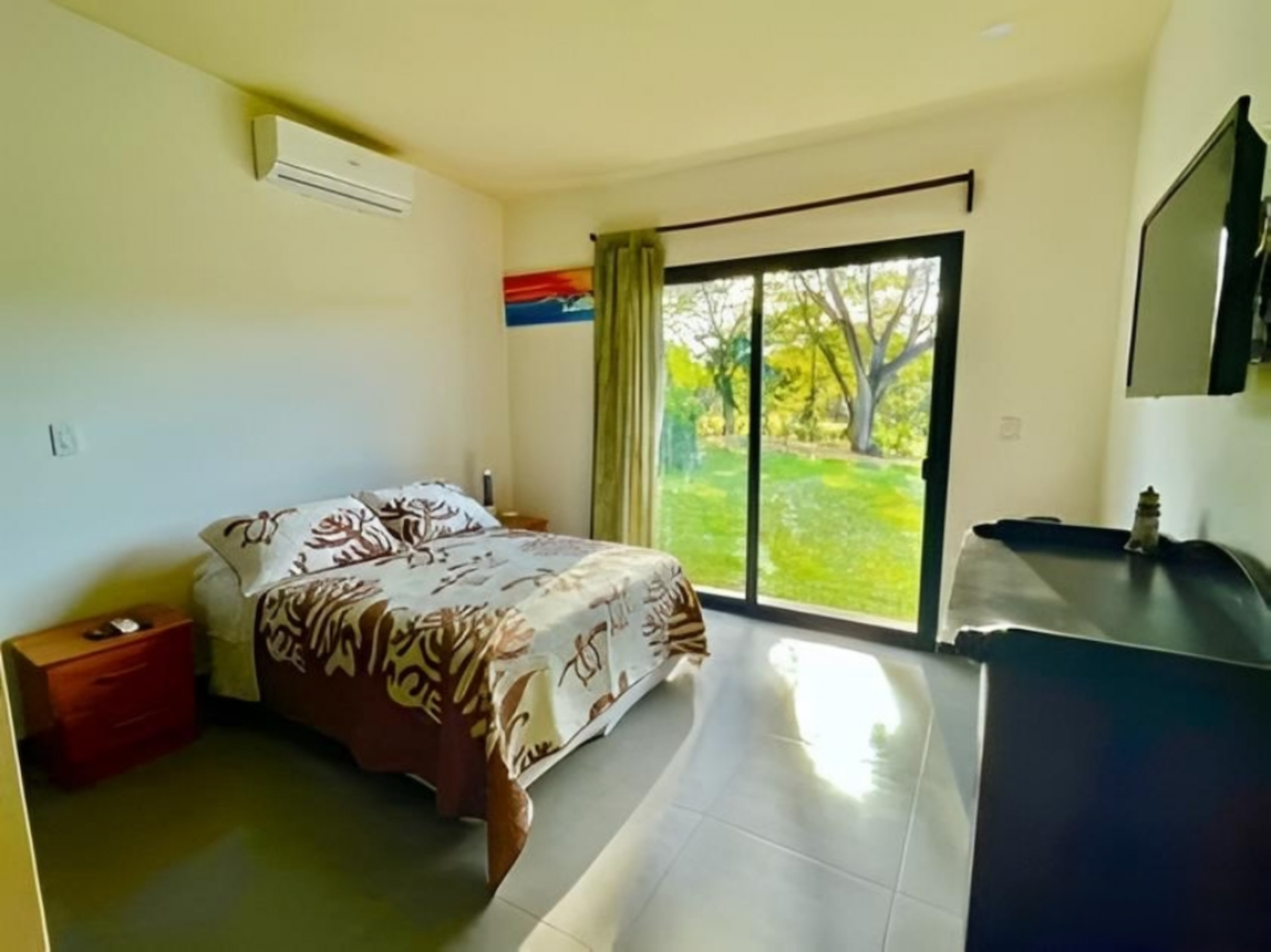 Contemporary Home with Infinity Pool in Tamarindo – 4 Bedroom Tropical Retreat on Large Lot