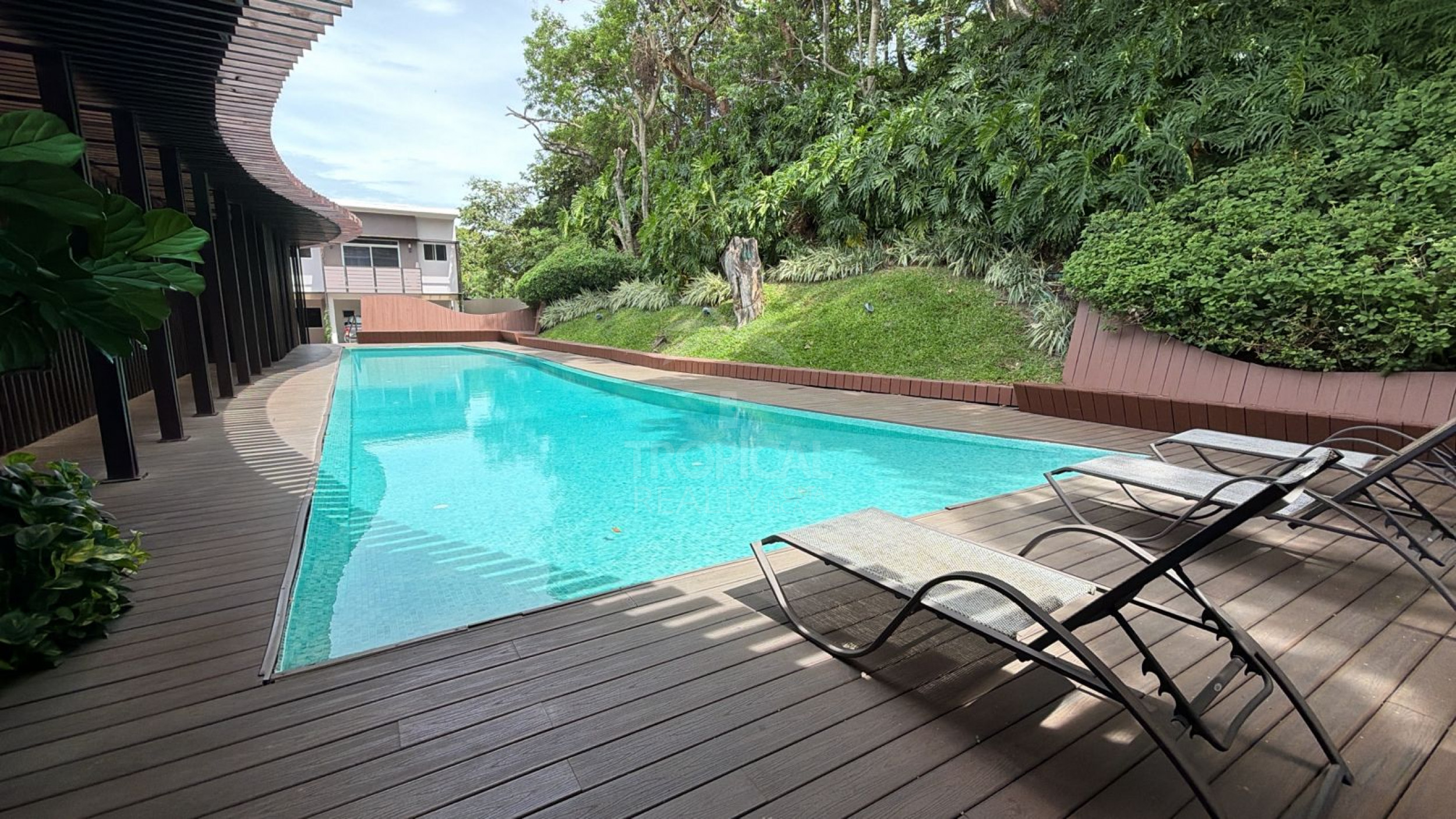 Contemporary Townhome for Sale in Pozos de Santa Ana – Comfort, Location & Great Value