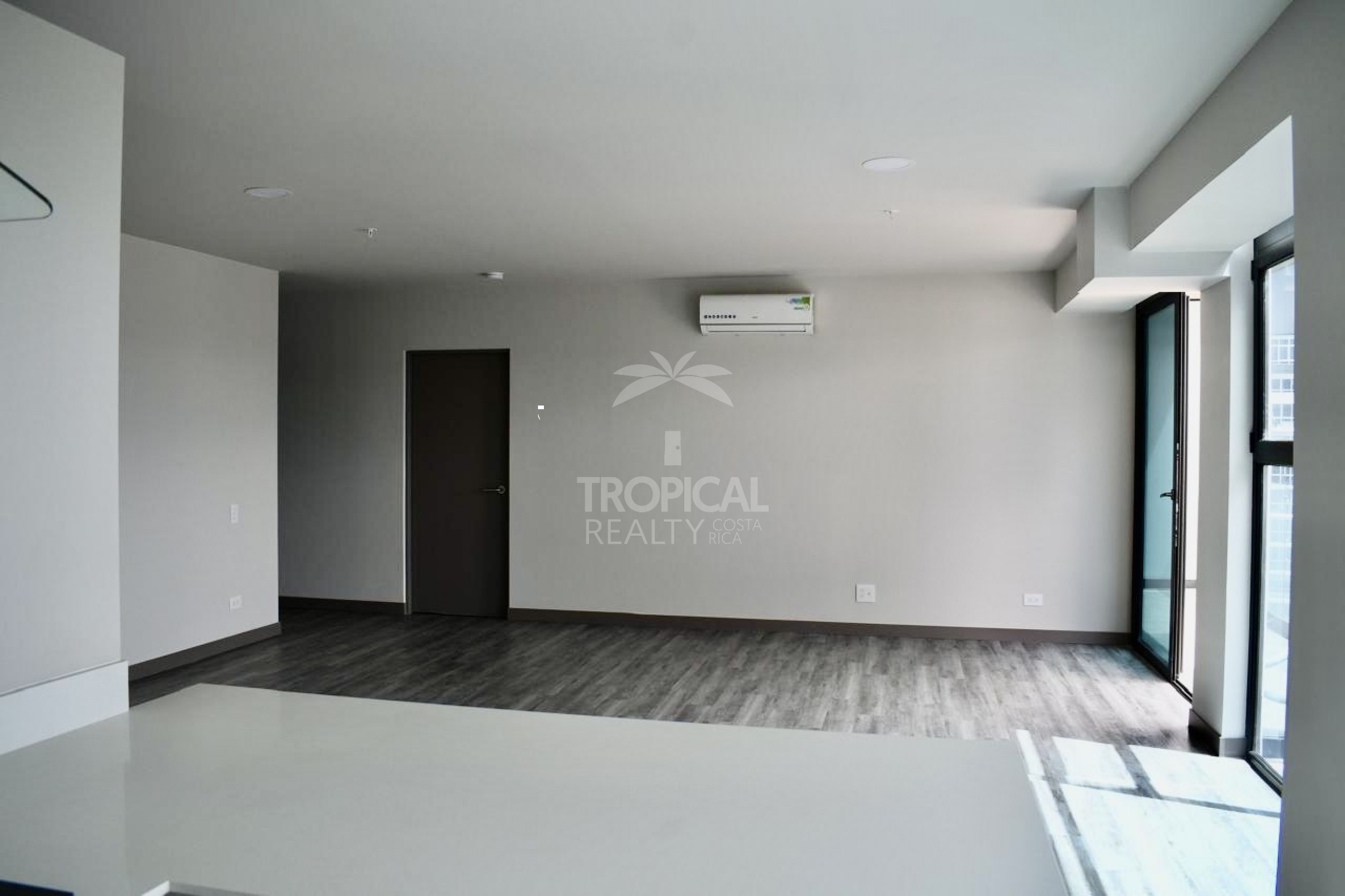 Apartment for Sale in Cosmopolitan Tower, Rohrmoser