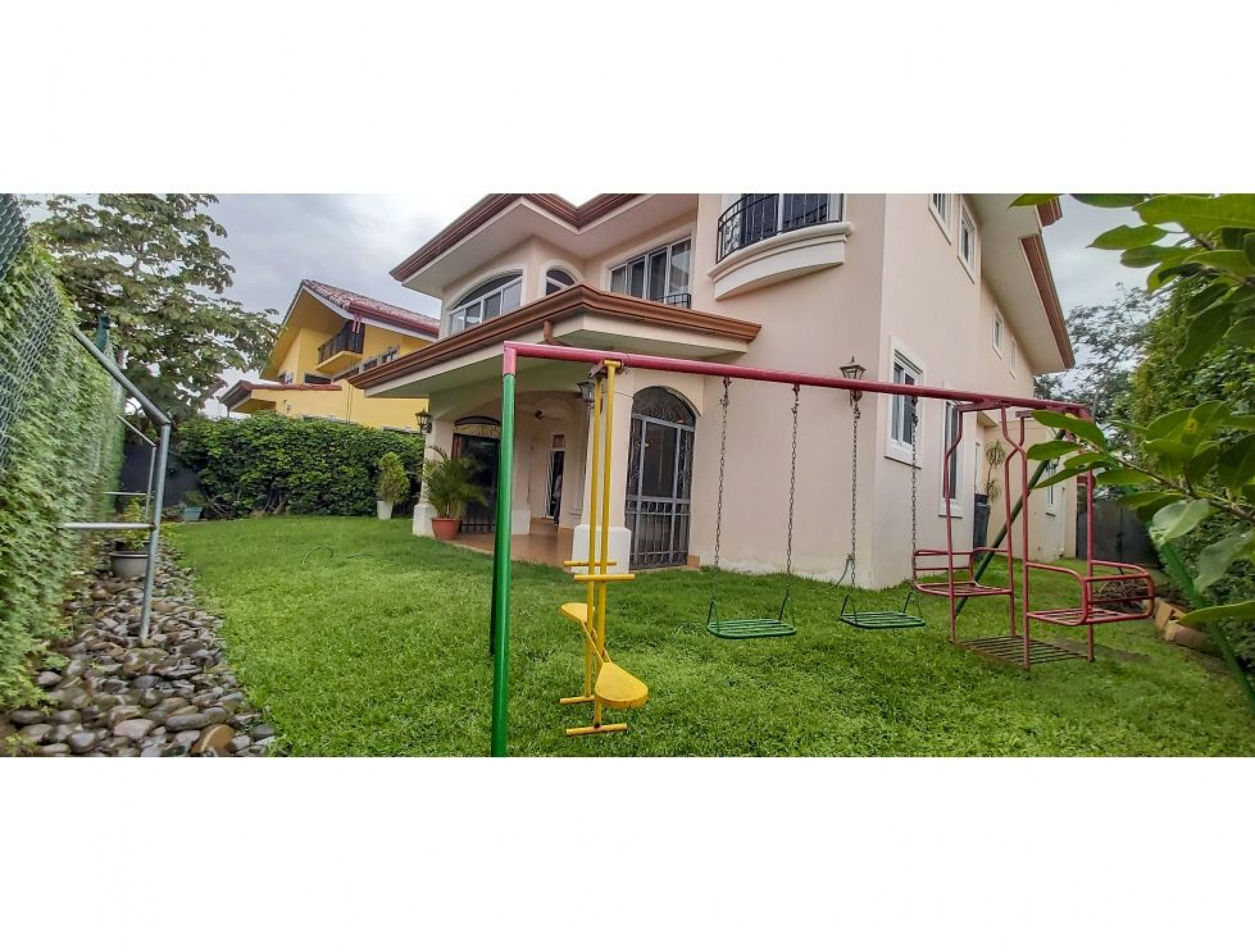 Charming Independent Residence available for Sale, Valle del Sol