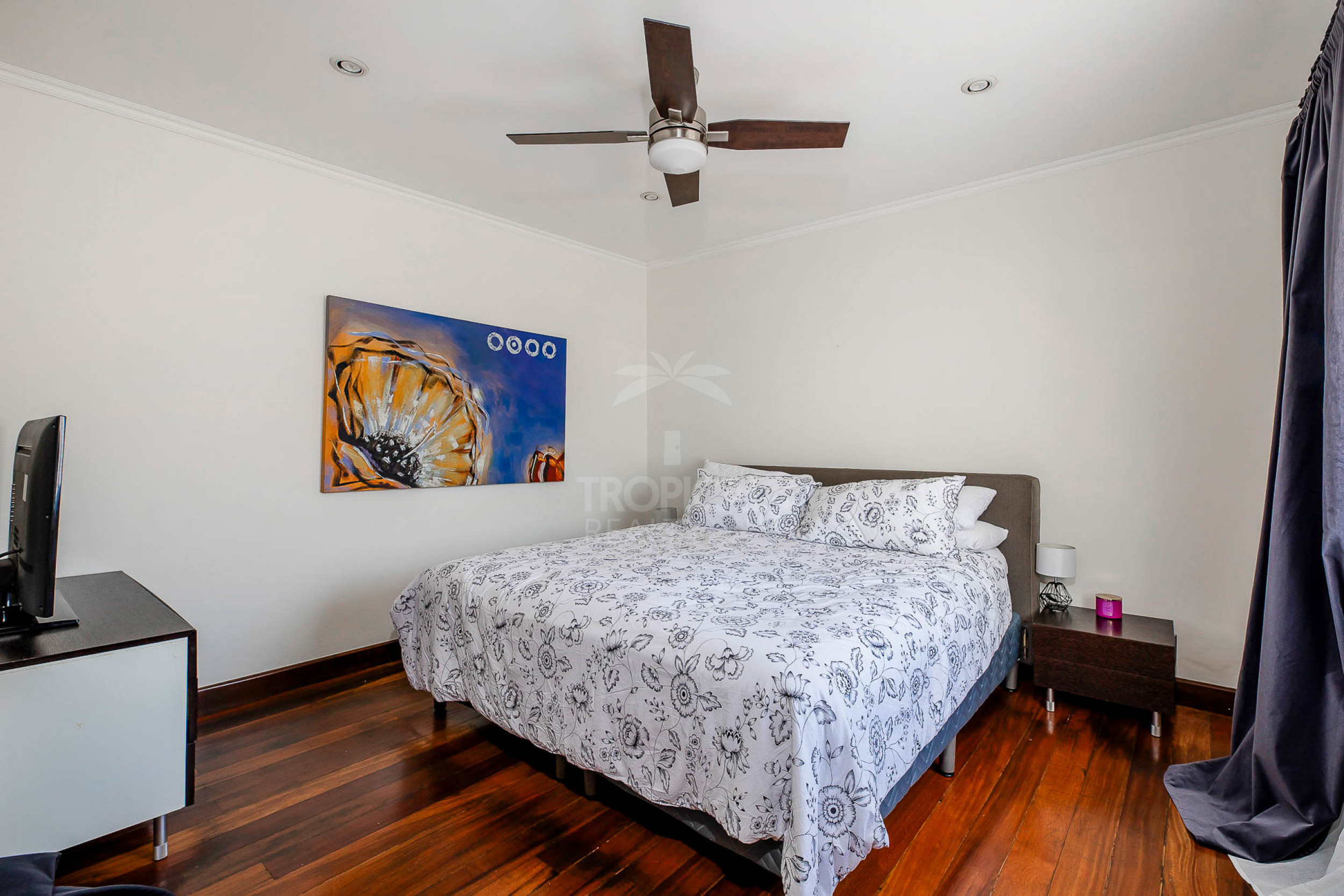 Modern Family Home for Sale in Gated Community – Jaboncillos, Escazú SOLD