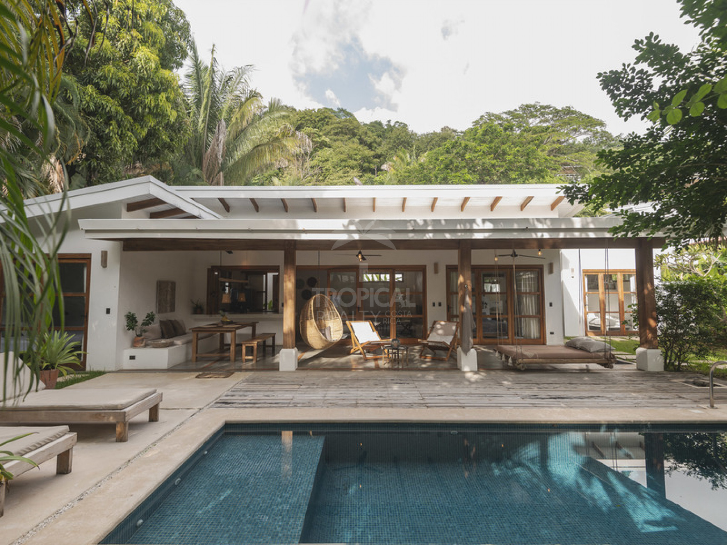Modern beach home for Sale in Santa Teresa | Contemporary Design and Prime Location