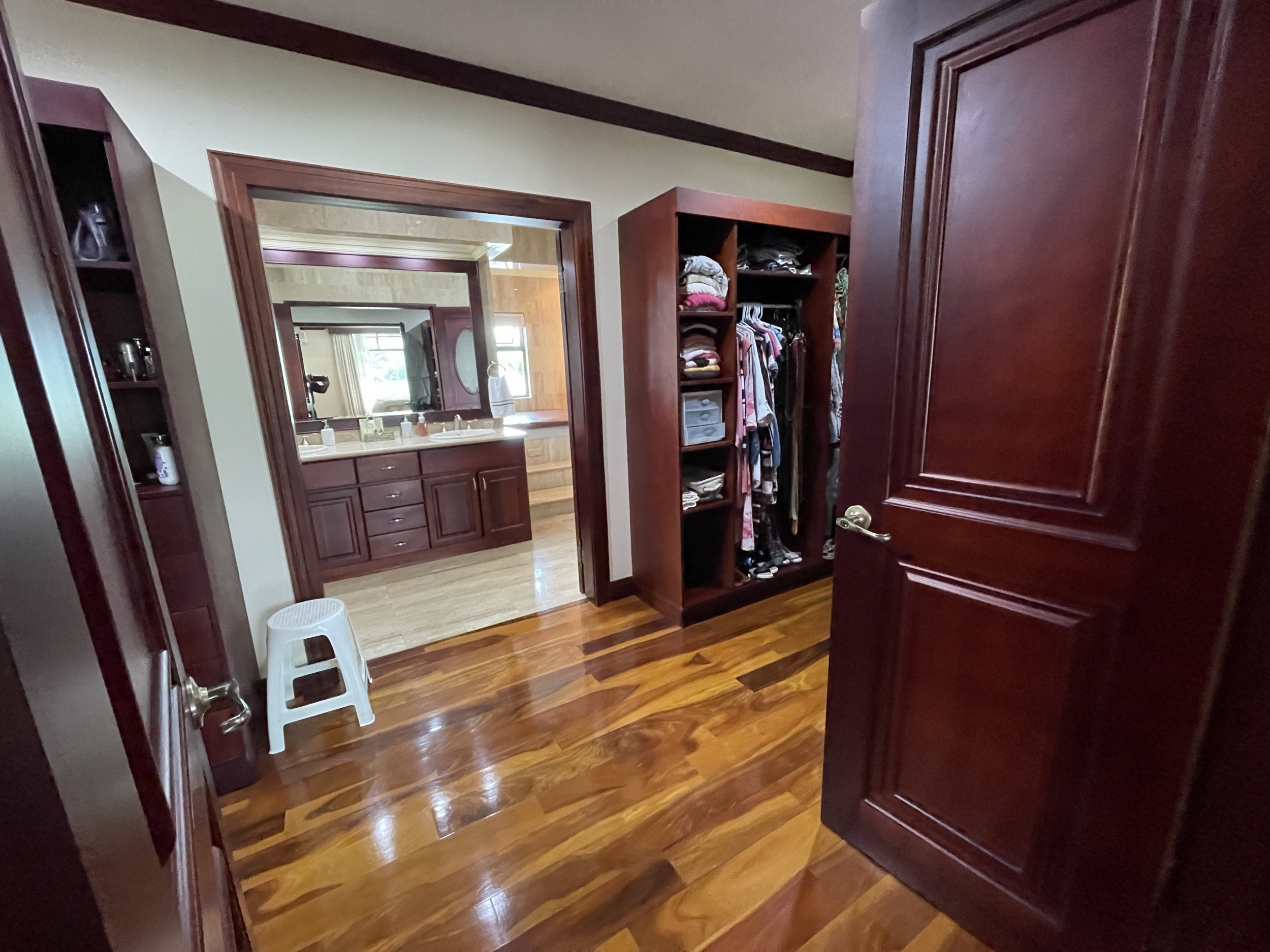 Trejos Montealegre, elegant apartment for sale