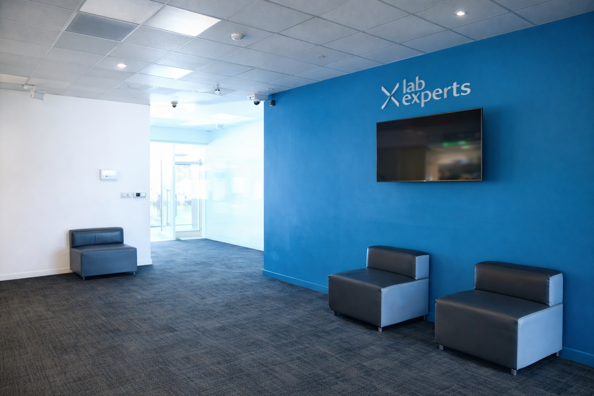 Corporate Office for Lease – Oficentro Condal, San Pedro | 1,007 m²