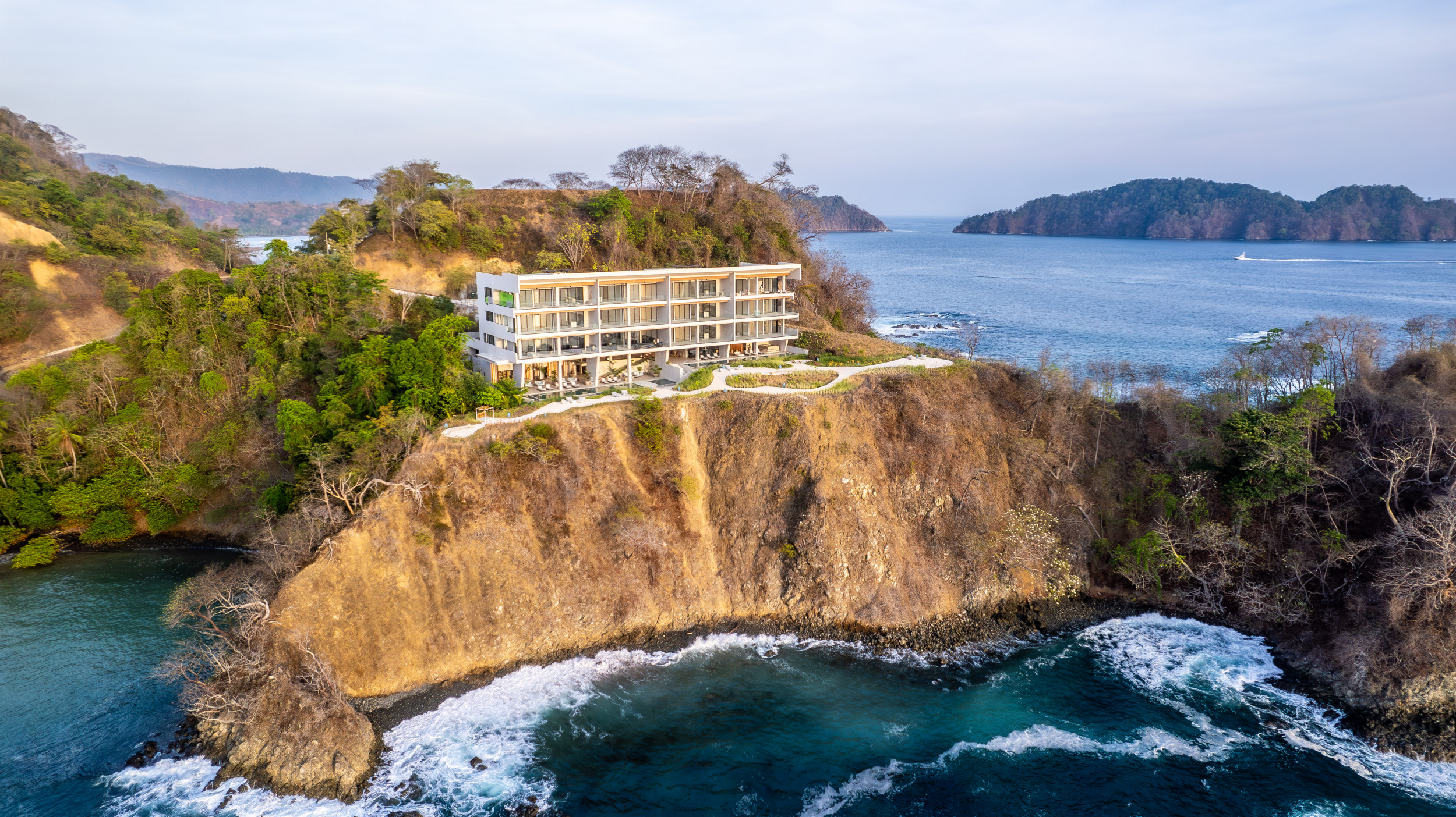 Luxurious Beachfront Apartment for Sale in Herradura, Puntarenas: Nerea Apartments