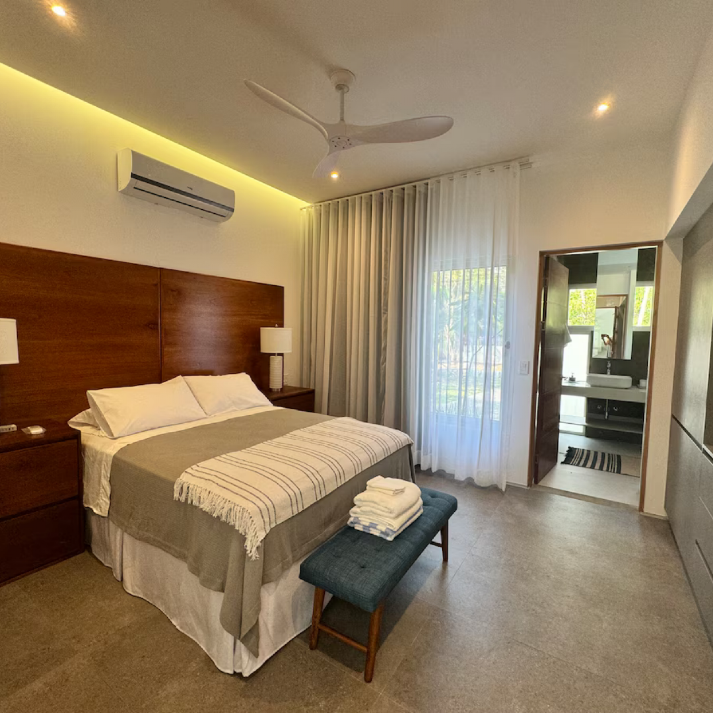 Unique Investment Opportunity in Playa Tivives, Puntarenas