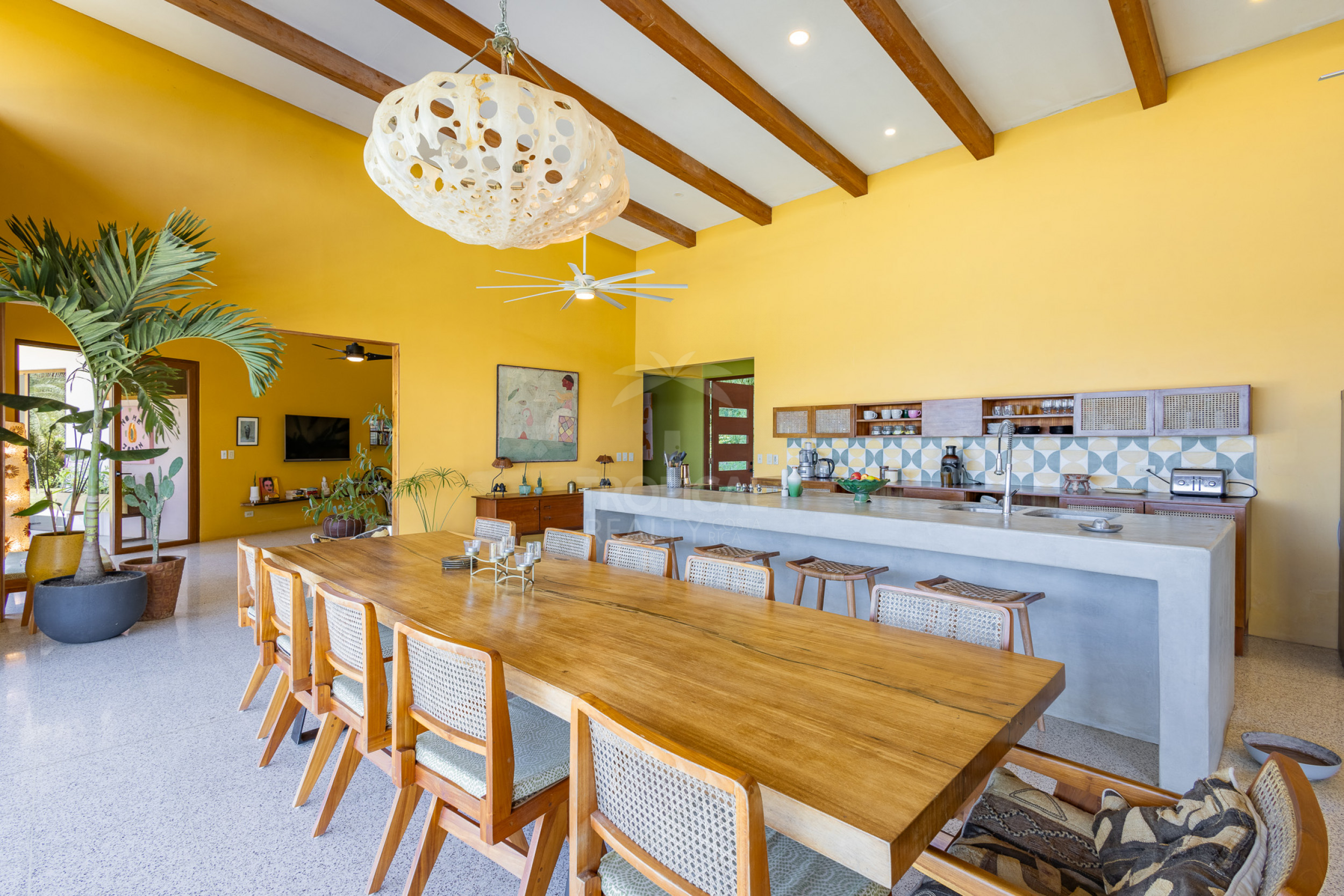Villa de lujo con vista al mar en condominio cerrado – 3 habitaciones / 3.5 baños, piscina y lote de 5.000 m²