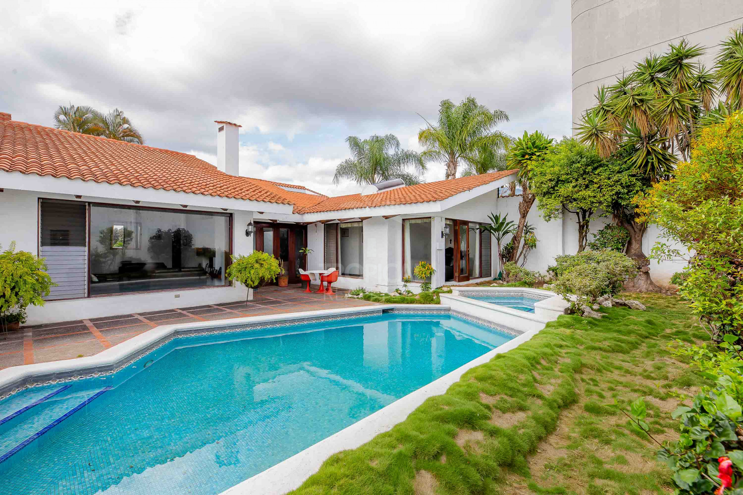 Single-Story Home with Private Pool for Sale in Trejos Montealegre, Escazú SOLD