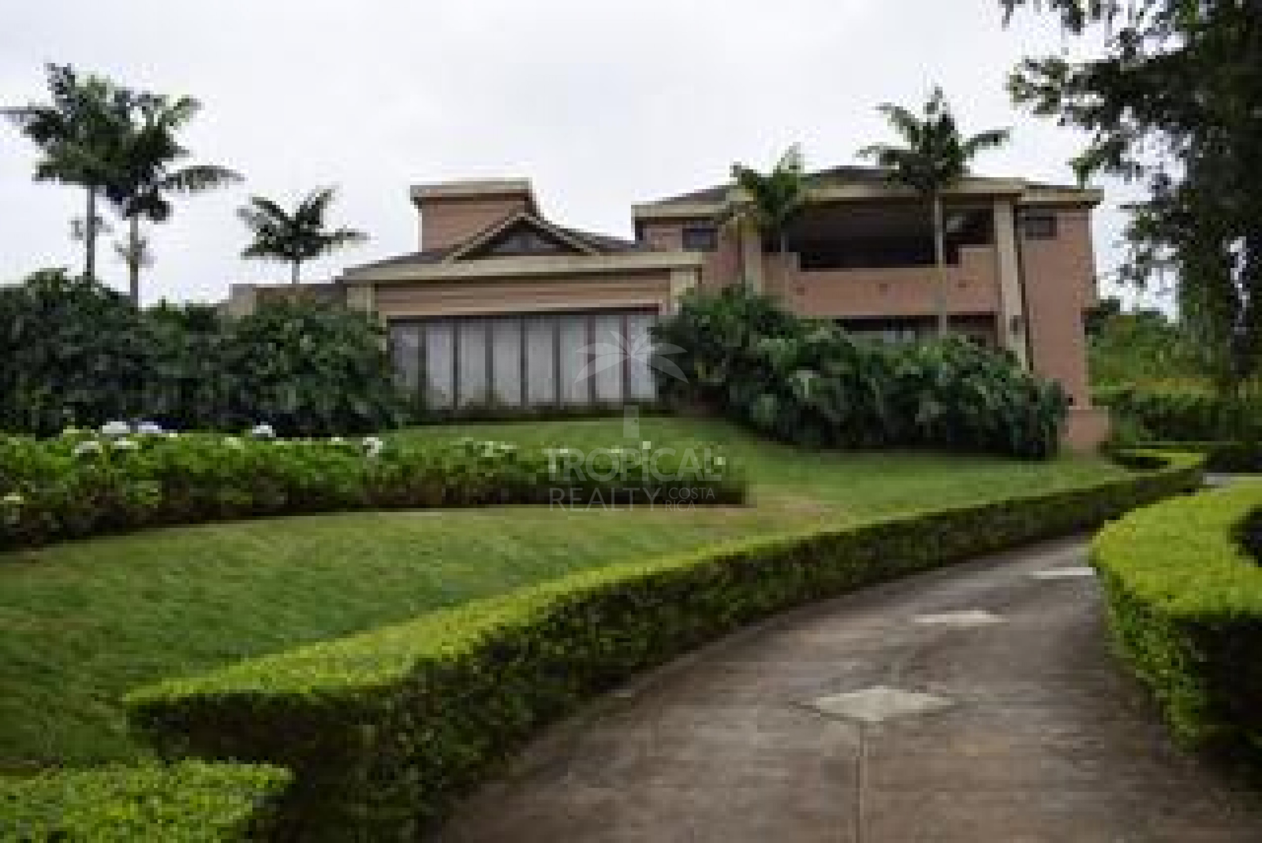 Villa Madeiras – Luxury Estate in Monterán Golf Community