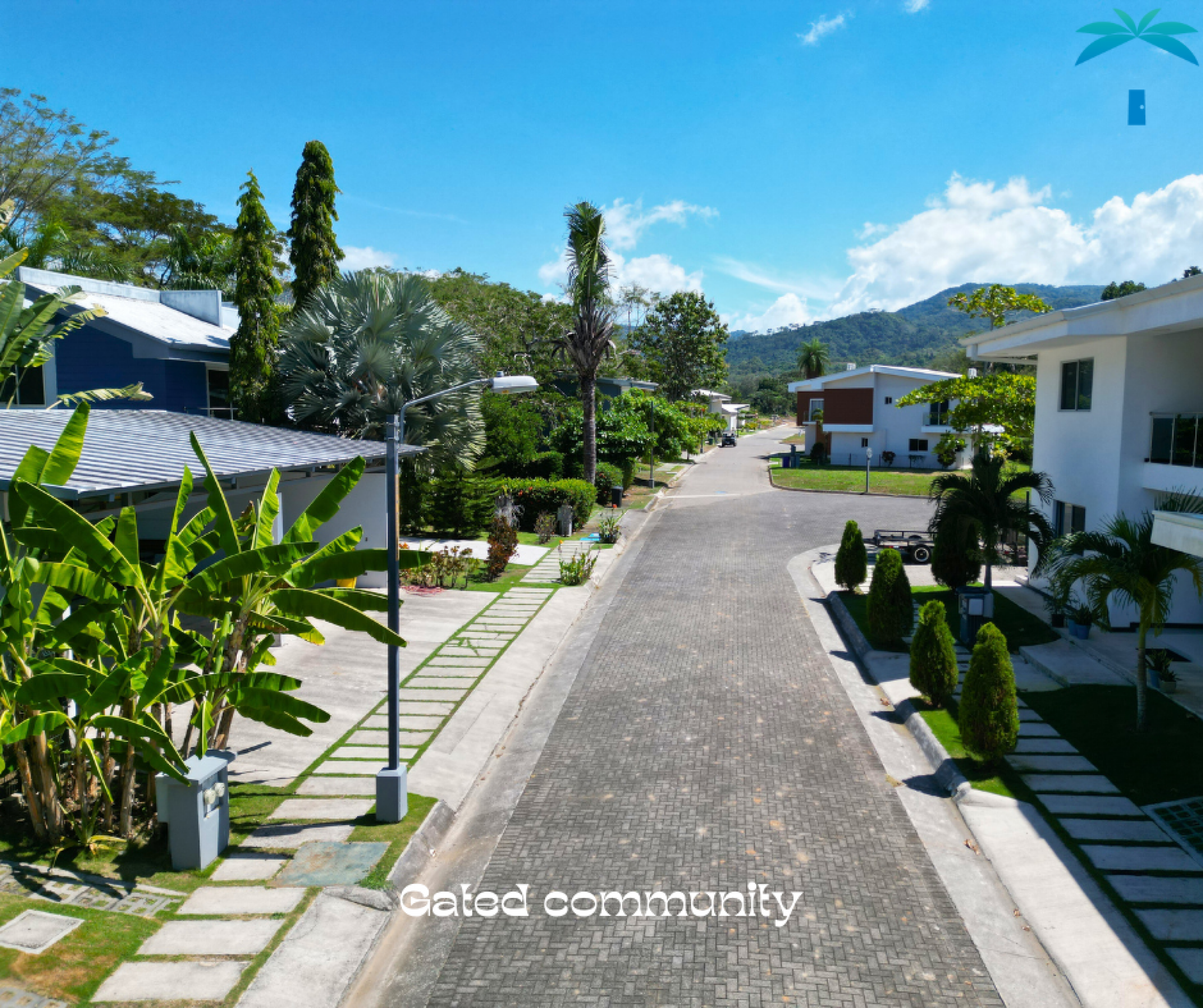 Beach-house for sale in gated community Punta Leona