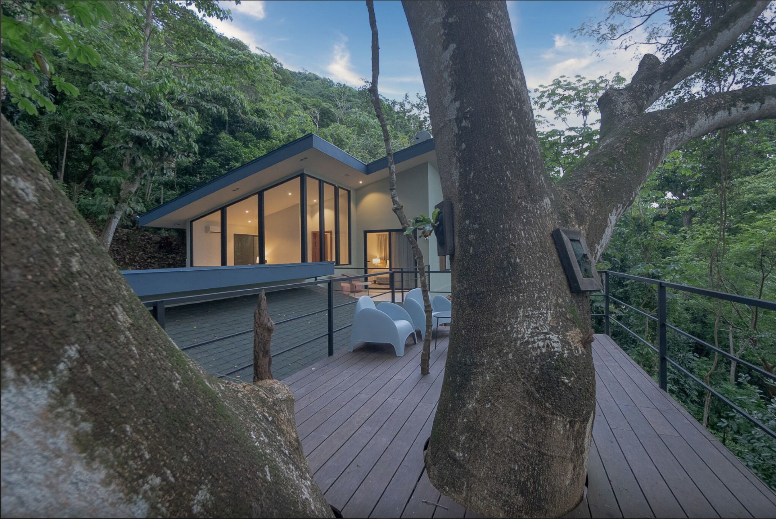 Smart Luxury Treehouse Residence in Playa Órganos Paquera