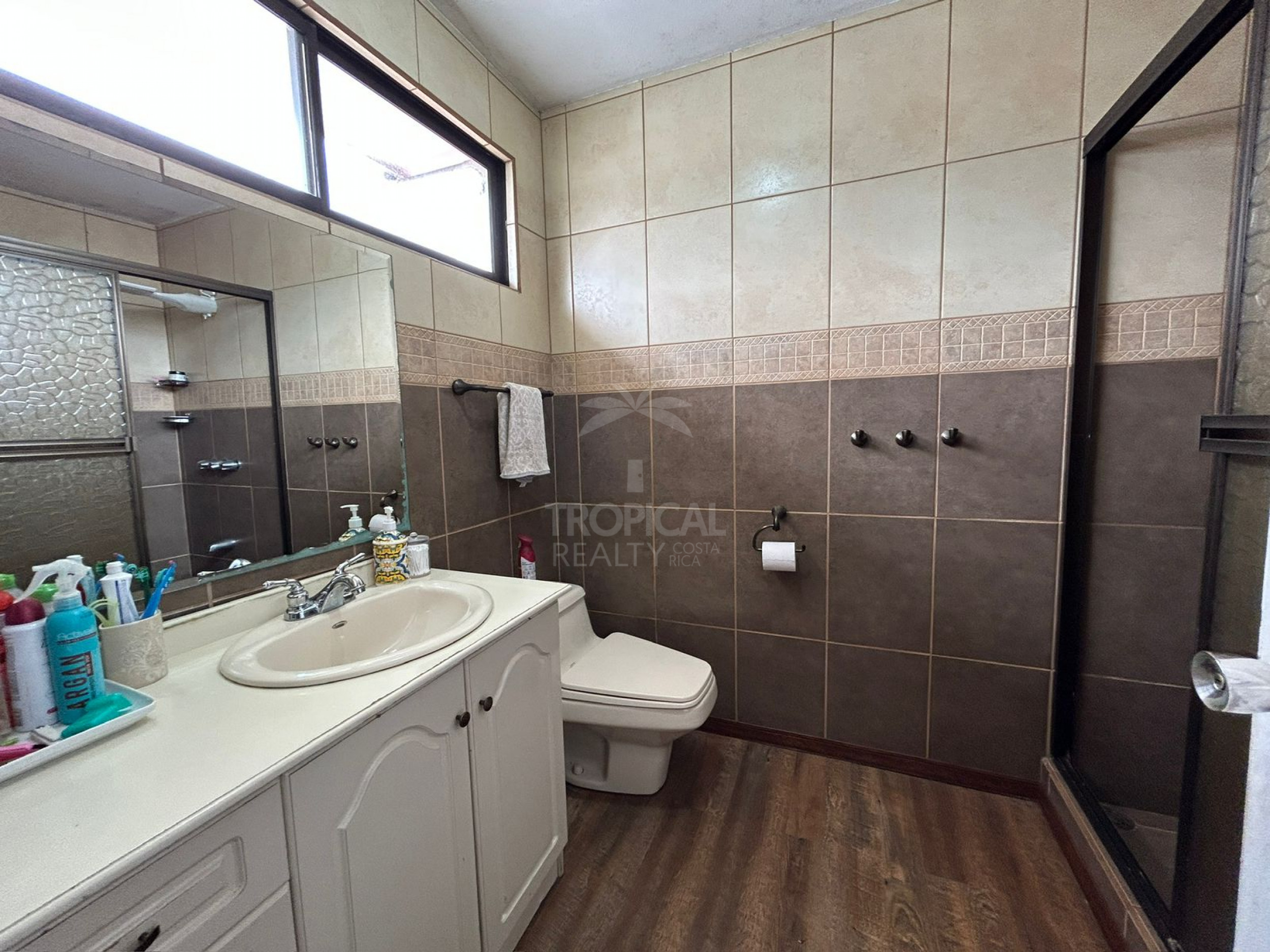 Independent Home for Sale in San Francisco de Dos Ríos – Spacious Layout, Office & Patio