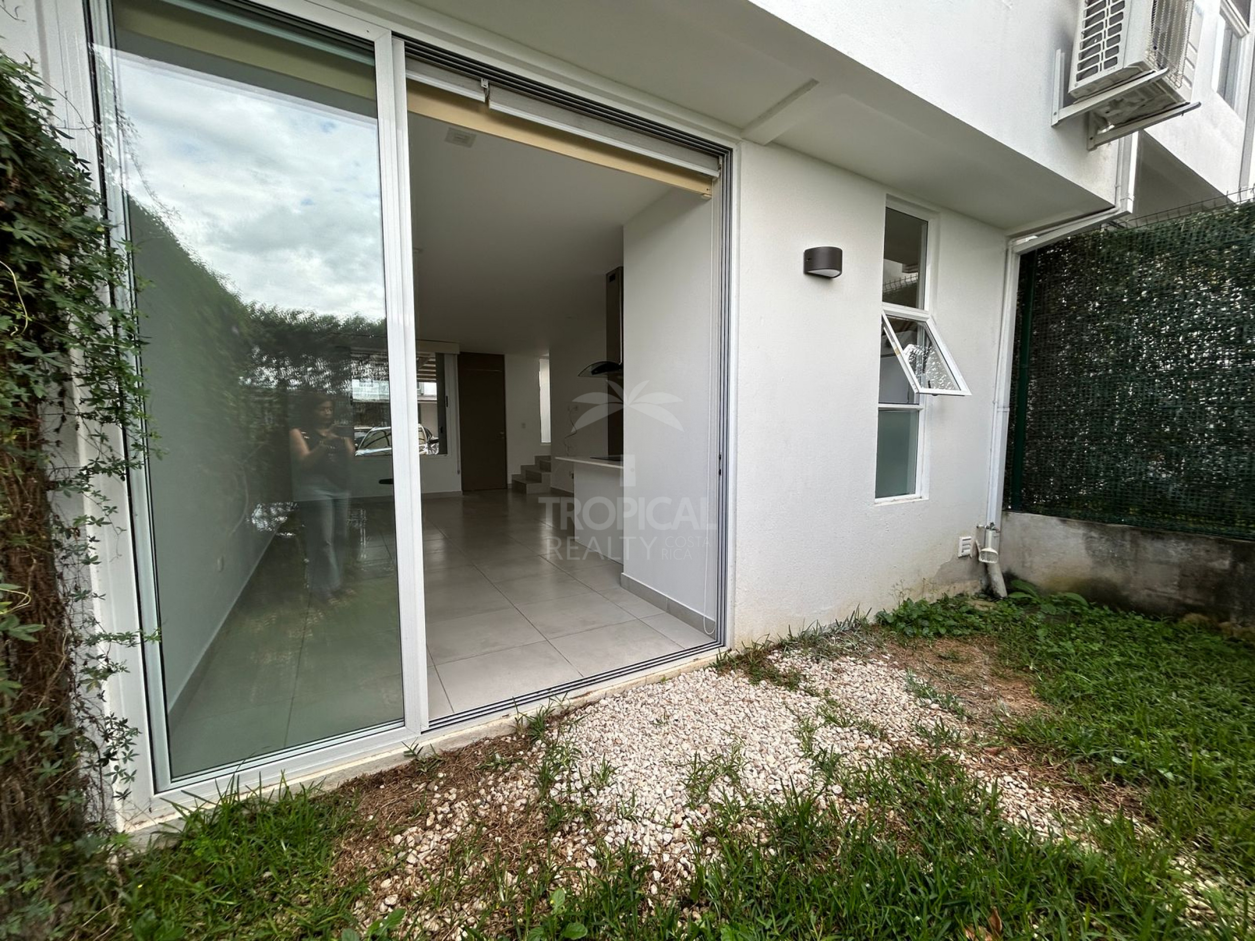 Modern Townhouse for Rent – Piedades de Santa Ana