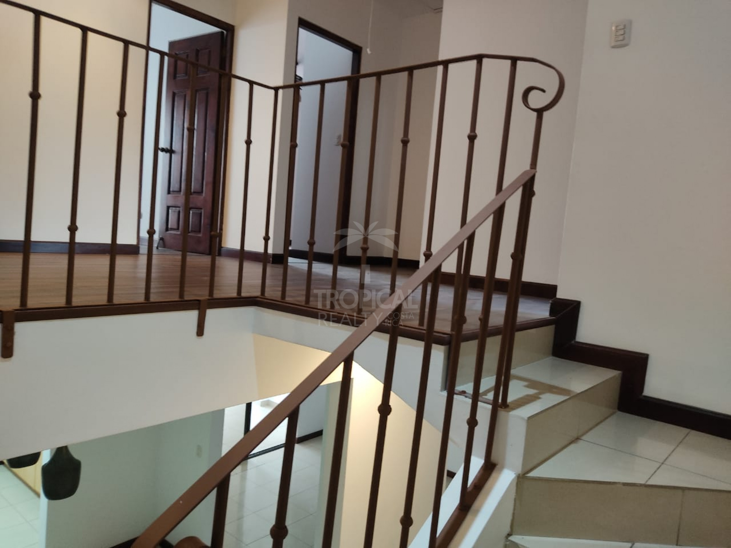 Spacious 4-Bedroom Home for Sale in Rohrmoser, San Jos