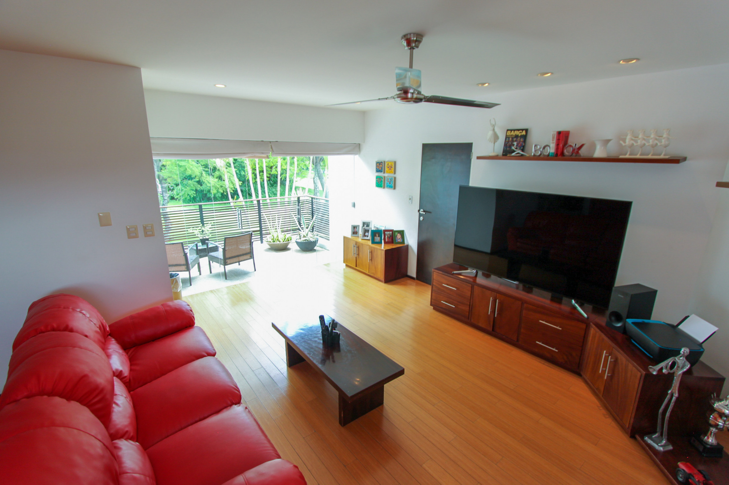 Modern Golf Course Haven: Spectacular Home in Valle del Sol, Santa Ana