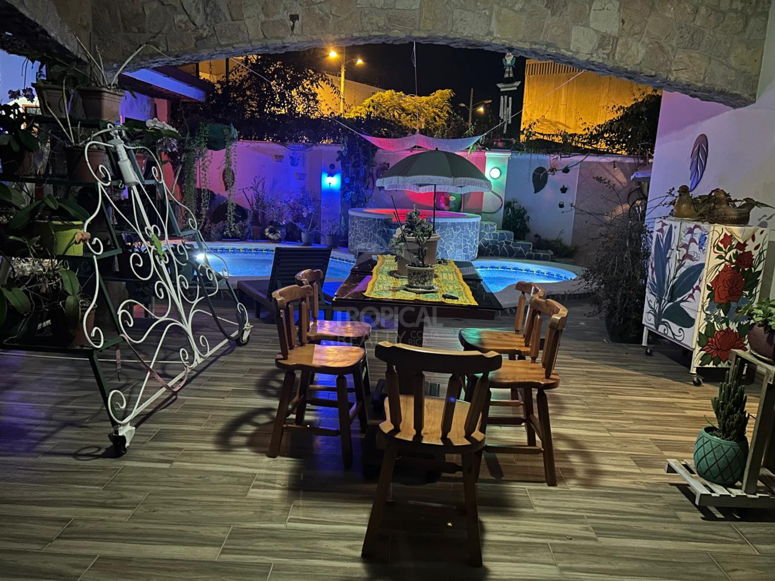 House for Sale in Jacó Beach – Private Pool & Jacuzzi