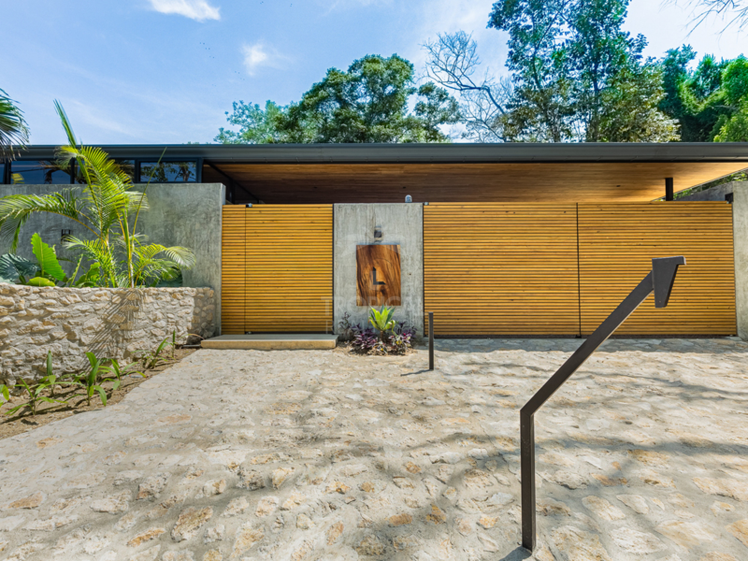 Luxury Ocean View Villa in Santa Teresa – Contemporary Design, Privacy & Tropical Living