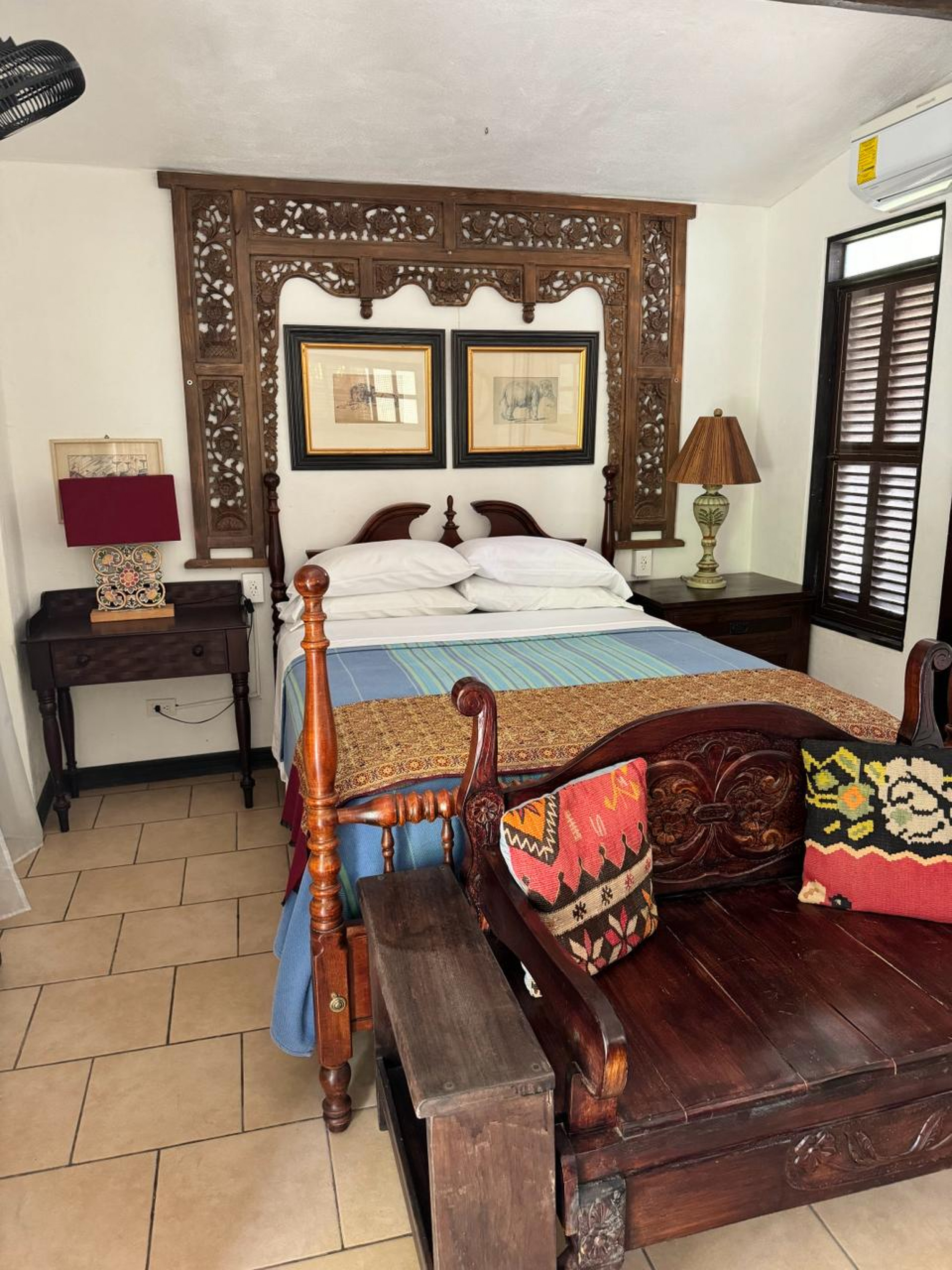Beachfront house and apartments for sale Tivives SOLD