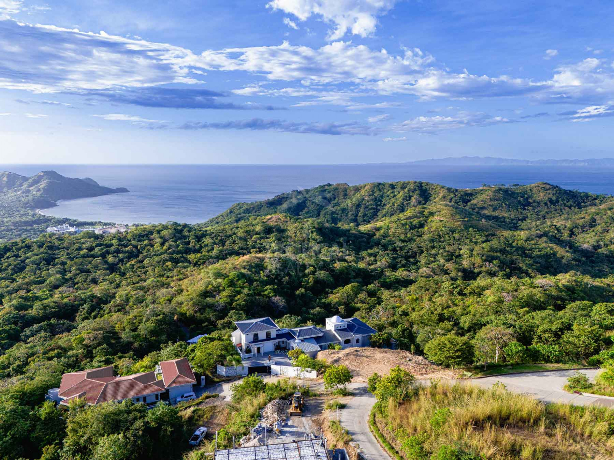 Luxury Villa in Guanacaste with Infinity Pool and Panoramic Ocean & Volcano Views