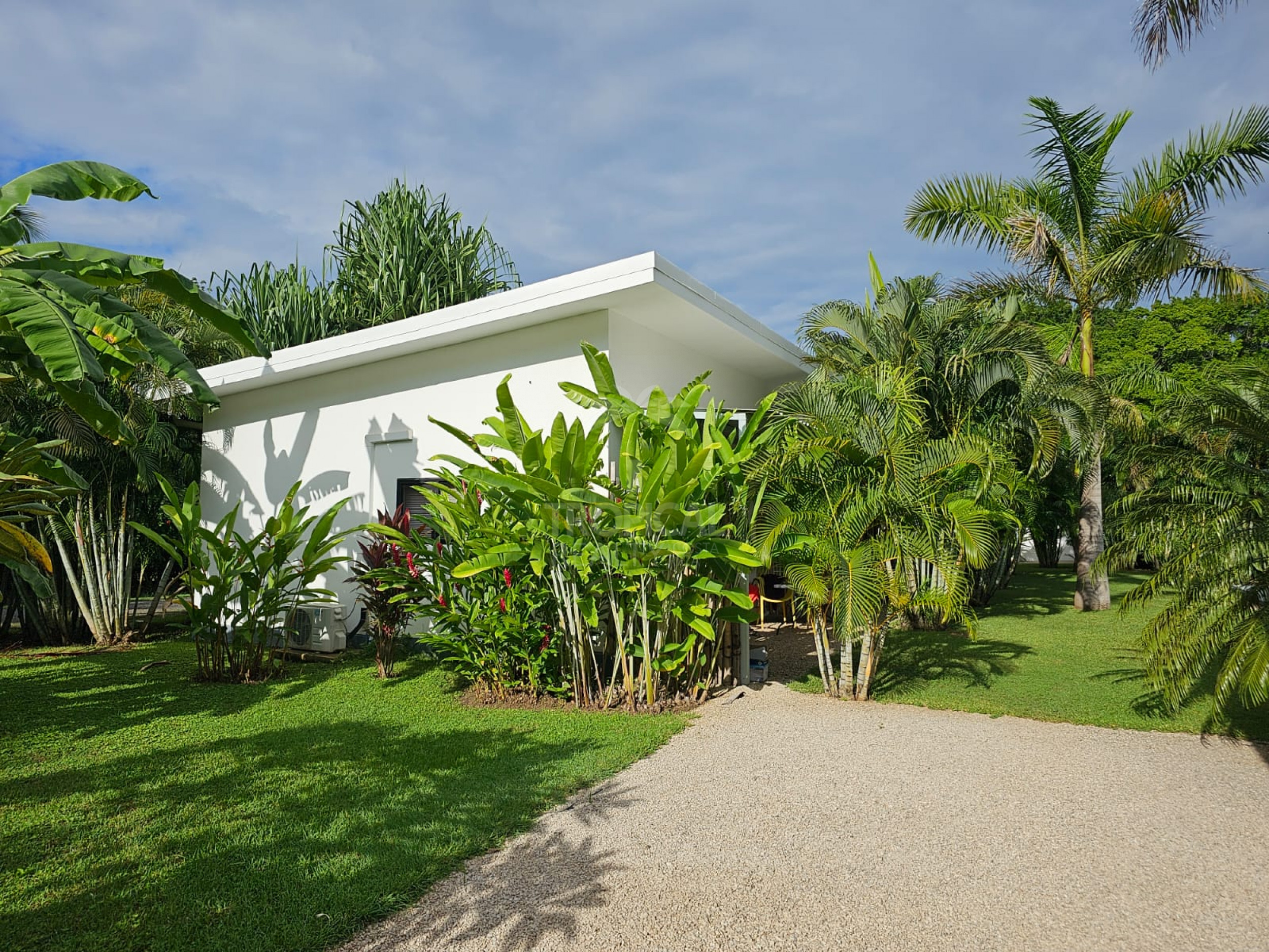 Luxury Bed & Breakfast Estate for Sale Near Playa Tamarindo – Prime Investment Opportunity