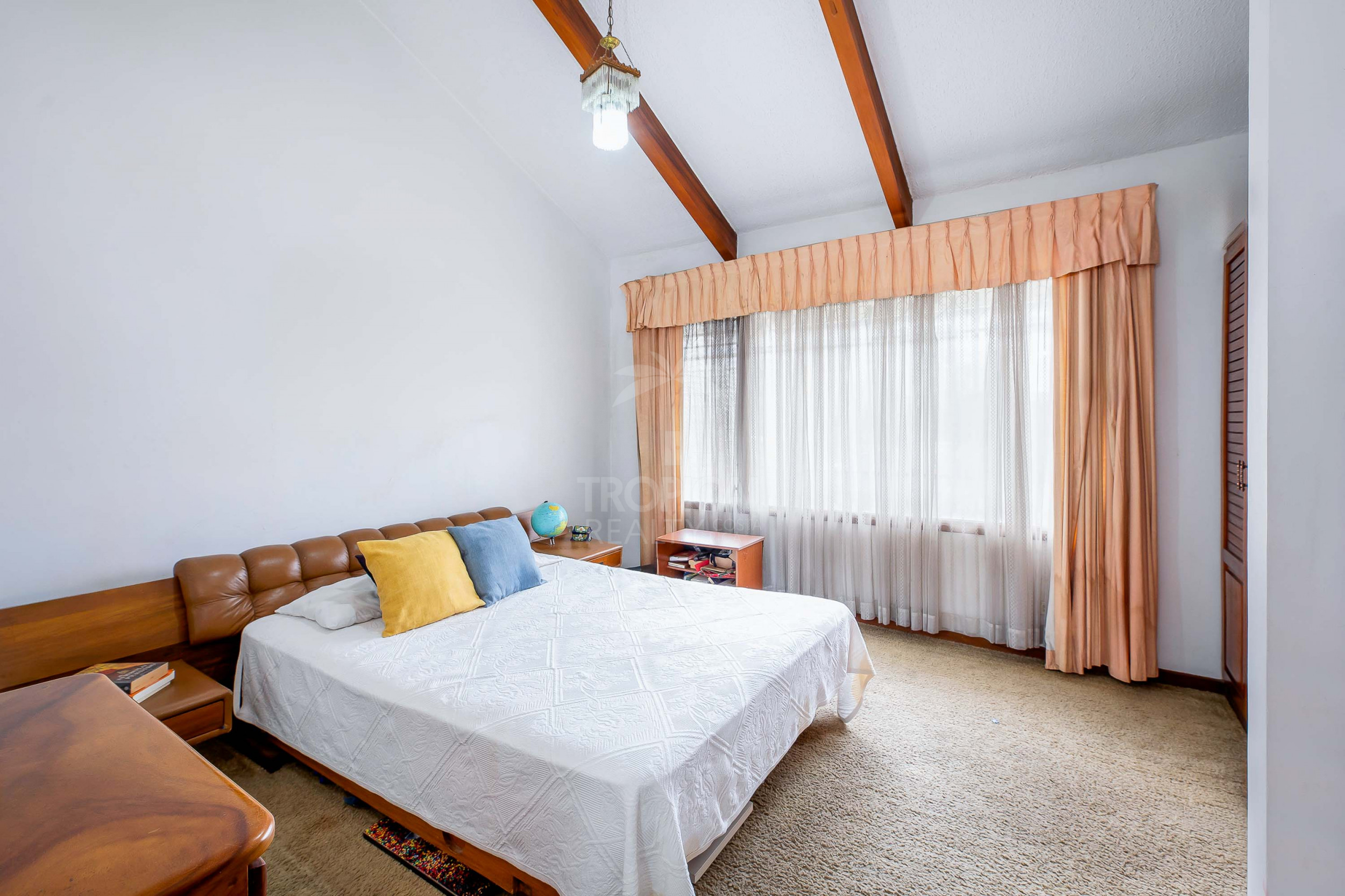 Single-Story Home with Private Pool for Sale in Trejos Montealegre, Escazú SOLD
