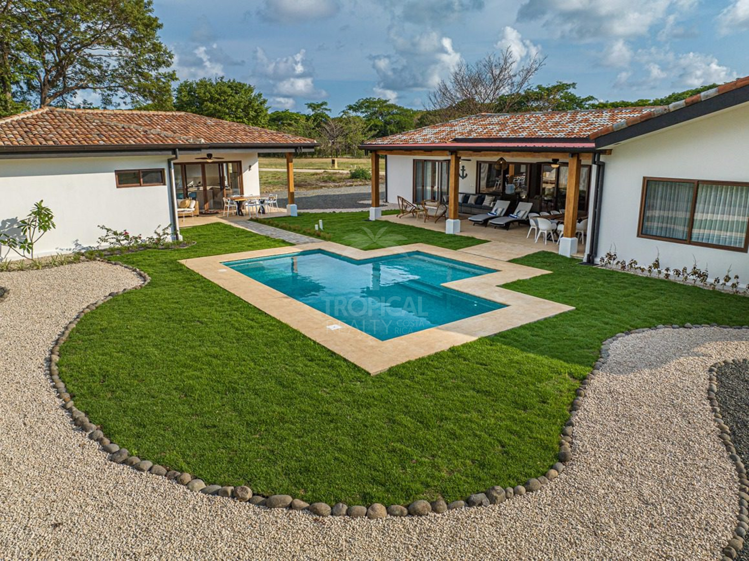 Luxury Villa in Hacienda Pinilla – Guest House, Private Pool & Resort-Style Living