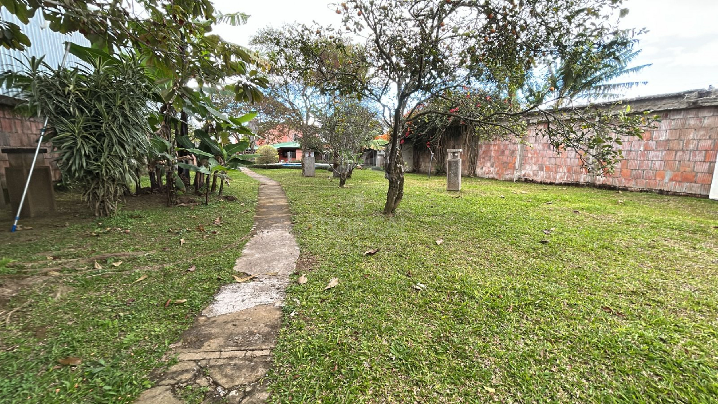 For Sale: House with Mixed Land Use in Granadilla – Large Lot with Development Potential | $819,000