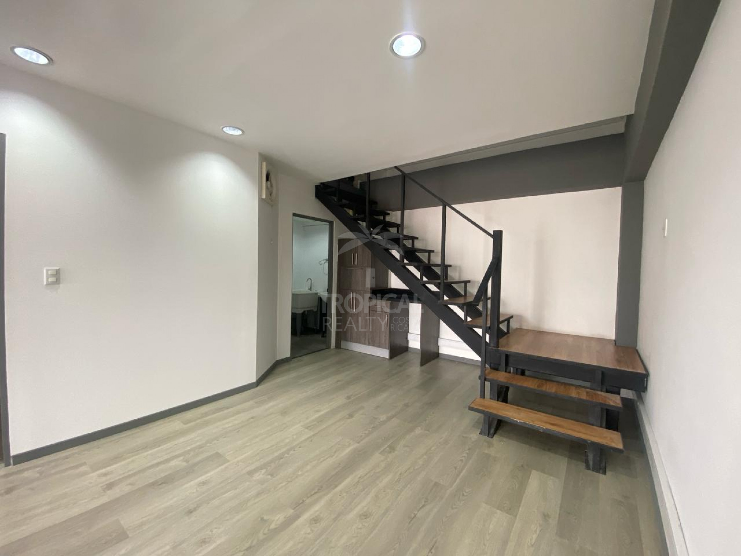 Commercial Space for Rent – Plaza Acuarium, Guachipelín, Escazú RENTED