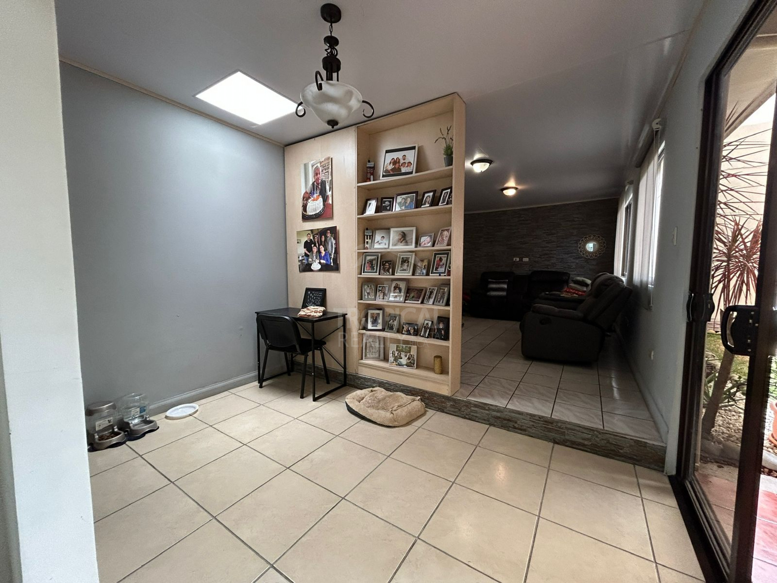 Independent Home for Sale in San Francisco de Dos Ríos – Spacious Layout, Office & Patio